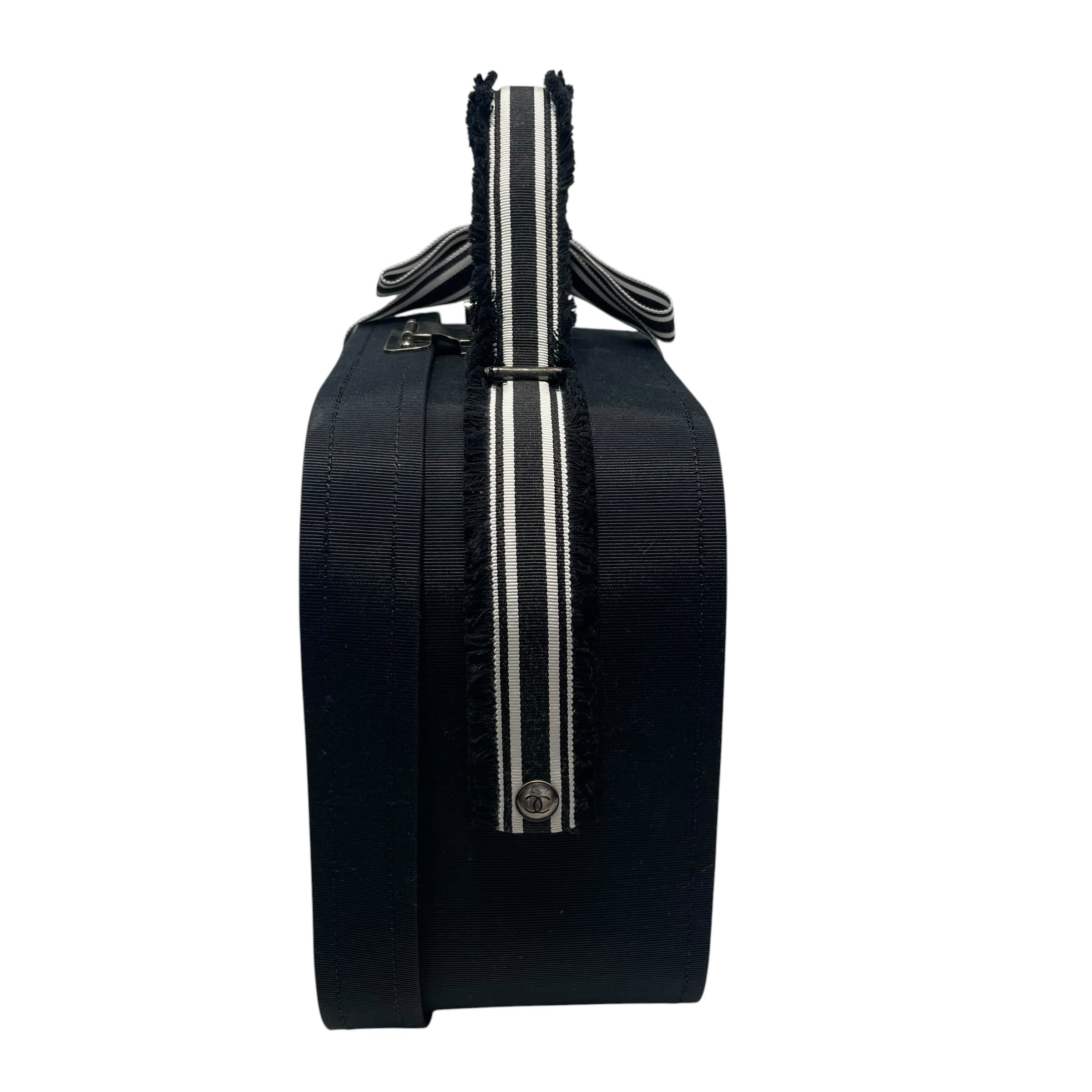 CHANEL/Bag/BLK/QUILTED VANITY CASE view 3