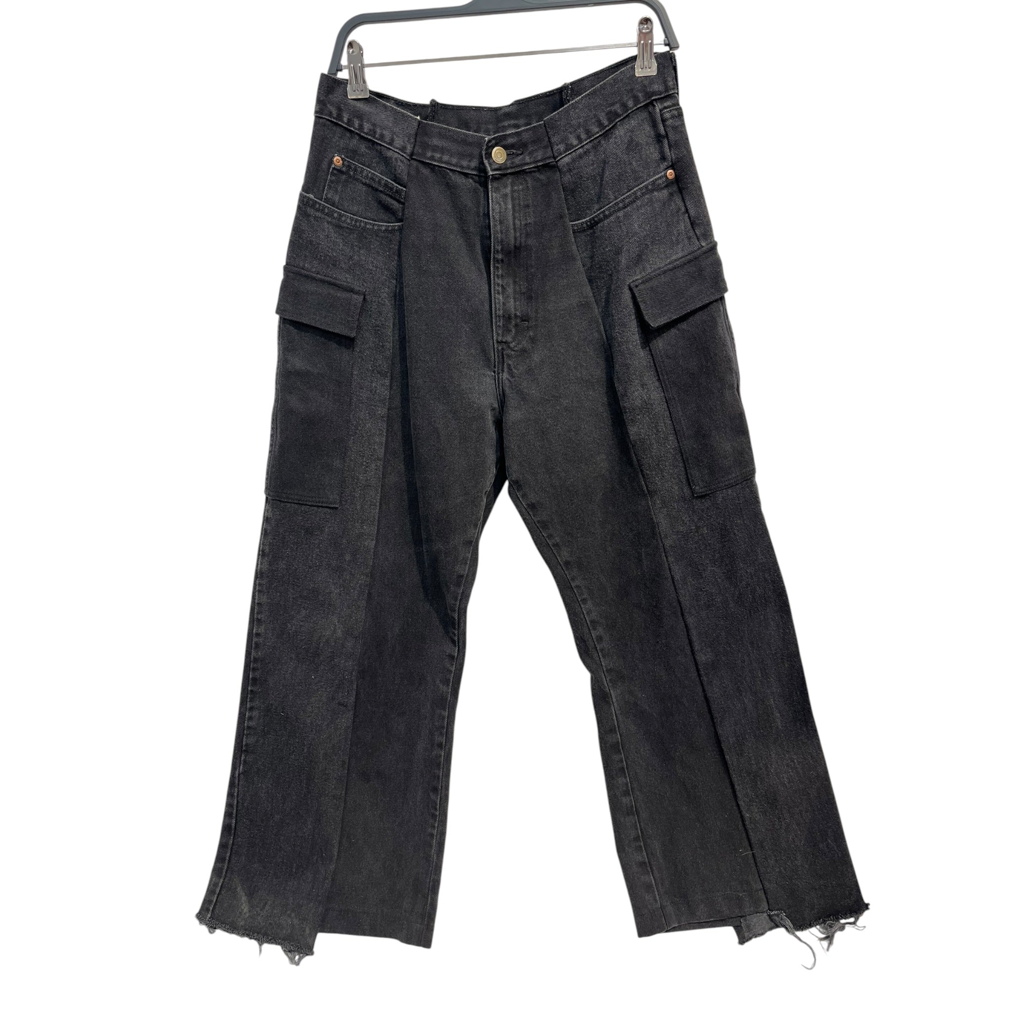 77circa/Cargo Pants/32/Cotton/BLK/distressed bottoms view 1