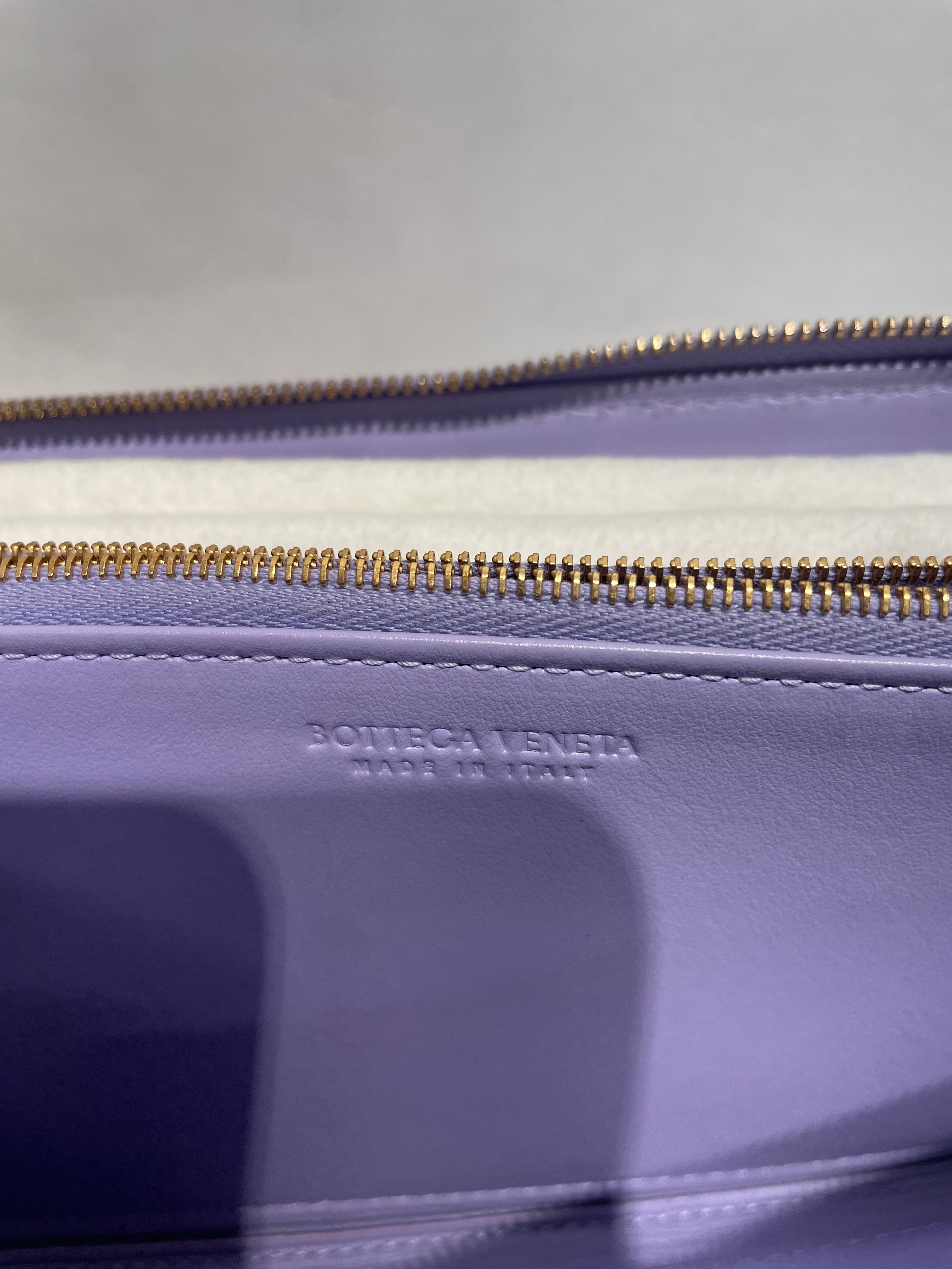 BOTTEGA VENETA/Bifold Wallet/Leather/PPL/Cassette Zipped Wallet view 3