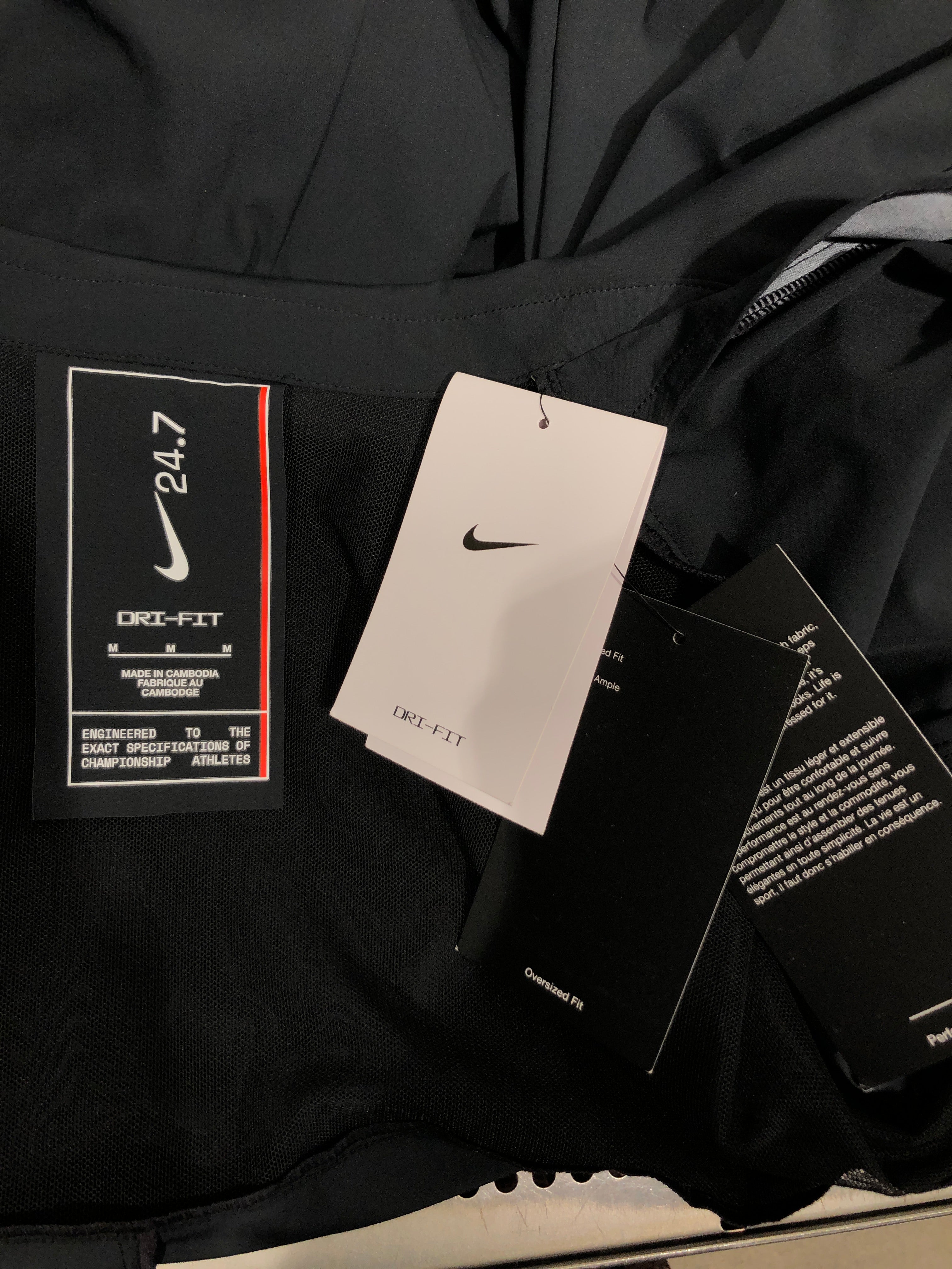 NIKE/Coat/M/Nylon/BLK/Dryfit pleated windbreaker view 3