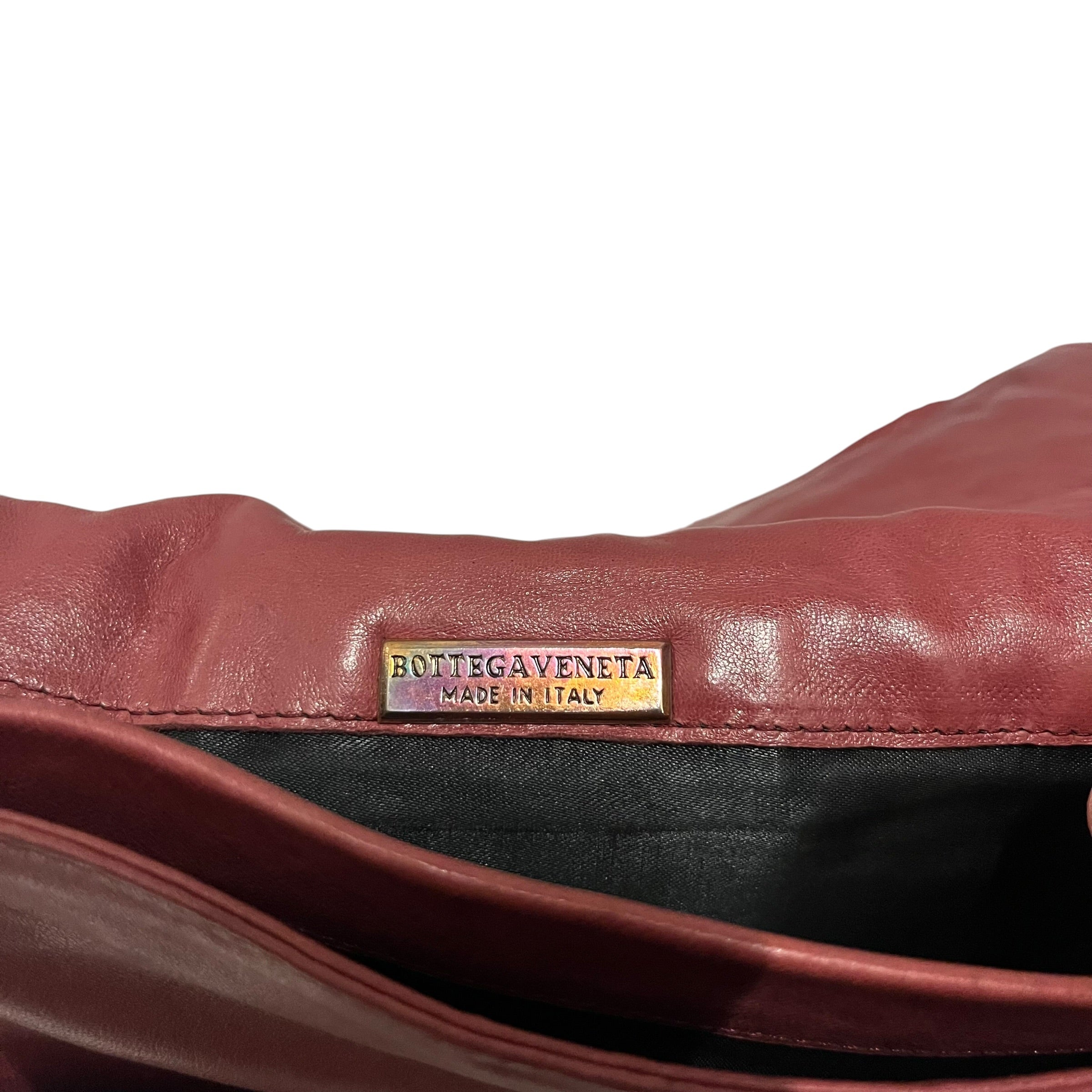 BOTTEGA VENETA/Cross Body Bag/Leather/BRD/bottage veneta red crossbody view 3