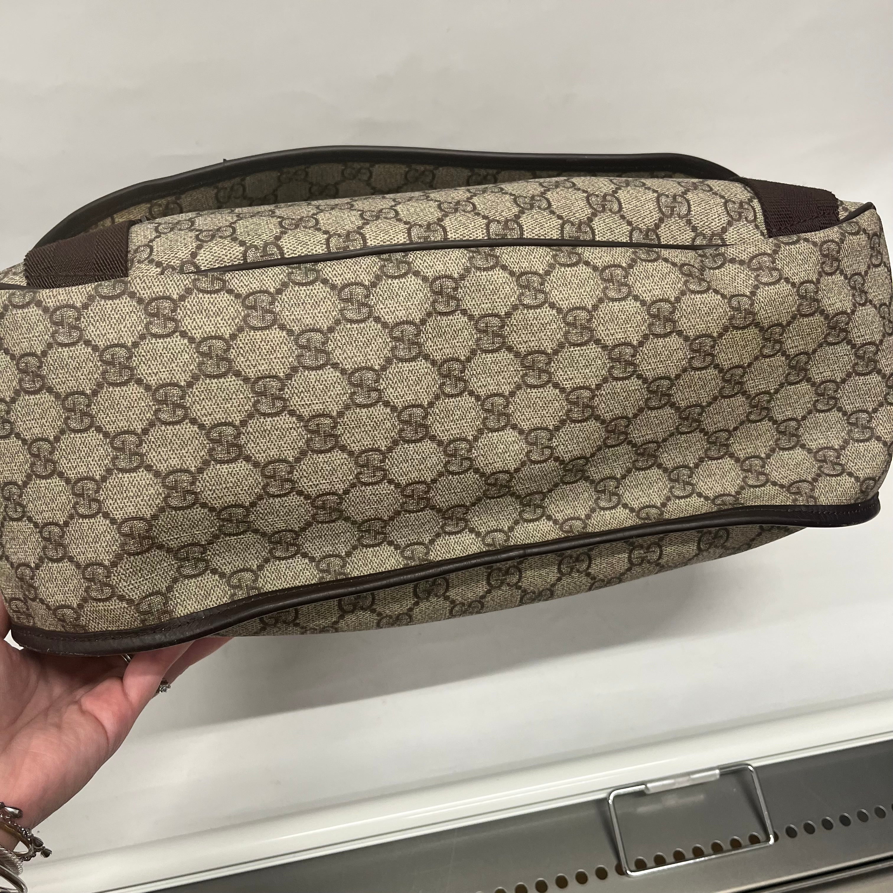 GUCCI/Bag/Camouflage/BEG/GG Supreme Messenger Bag view 3