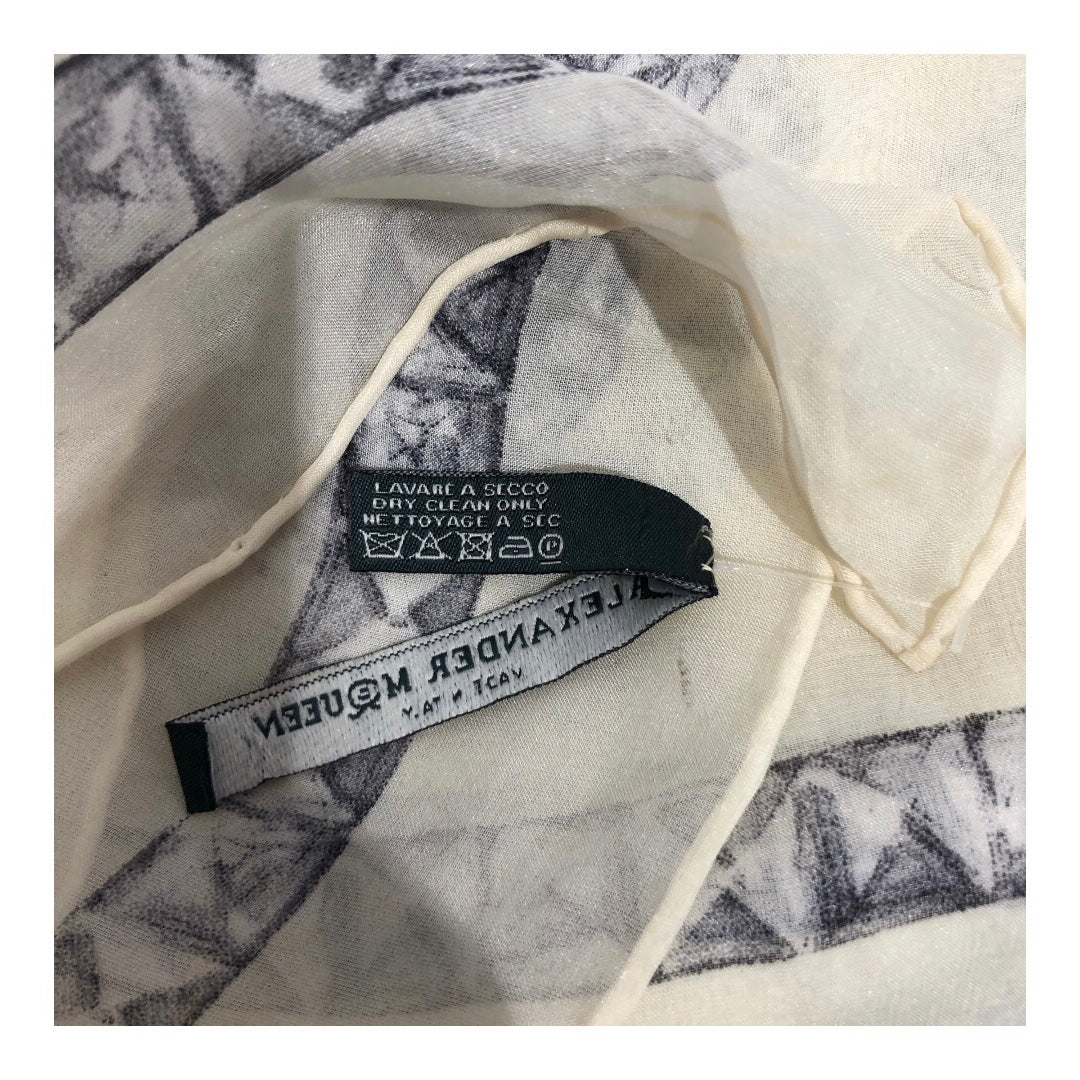 Alexander McQueen/Scarf/All Over Print/Silk/WHT/M's/3d skull graphics aop view 4