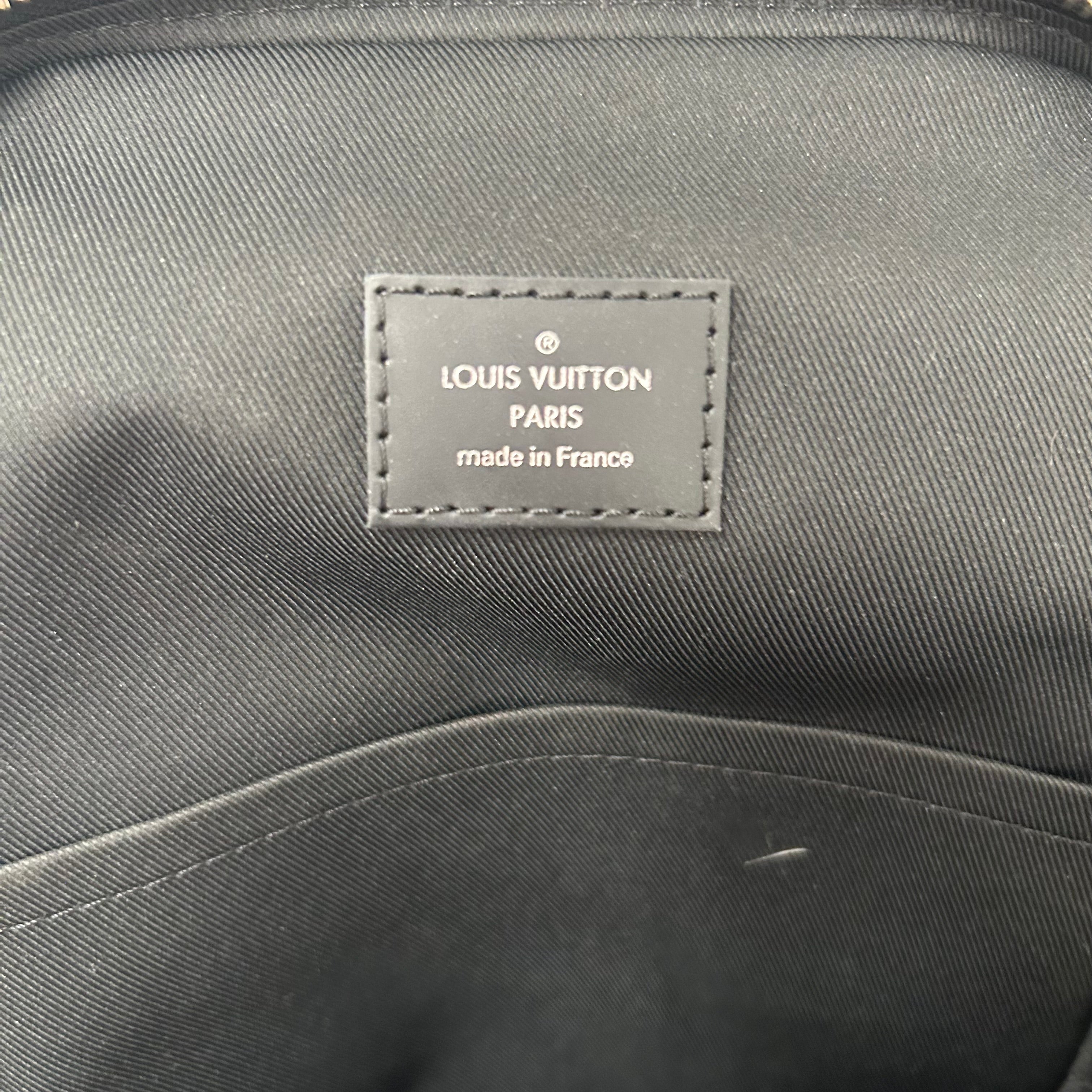 LOUIS VUITTON/Bag/Monogram/Leather/GRY/AVENUE SLING view 5