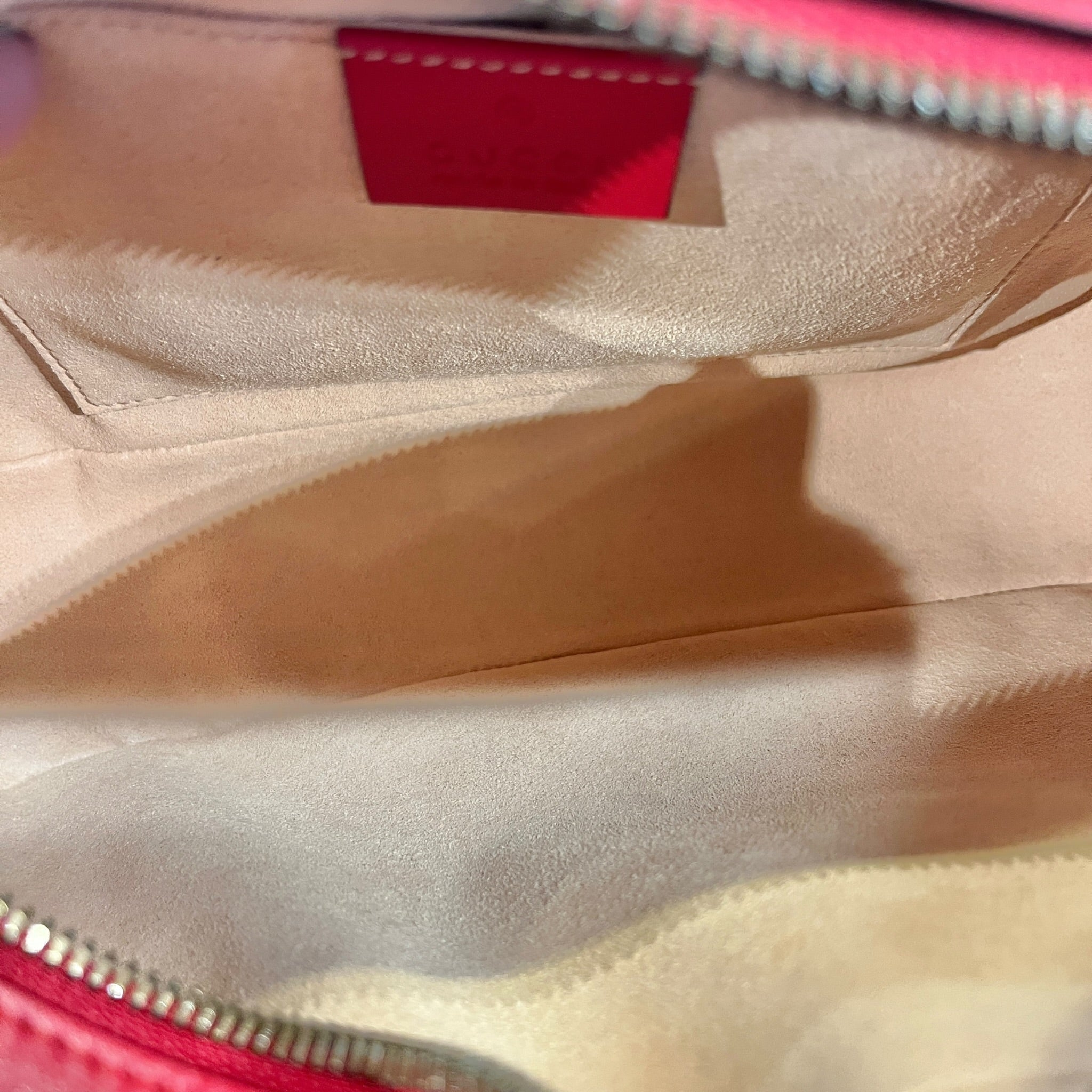 GUCCI/Cross Body Bag/Leather/RED/SMALL MARMONT MATELASSE view 4