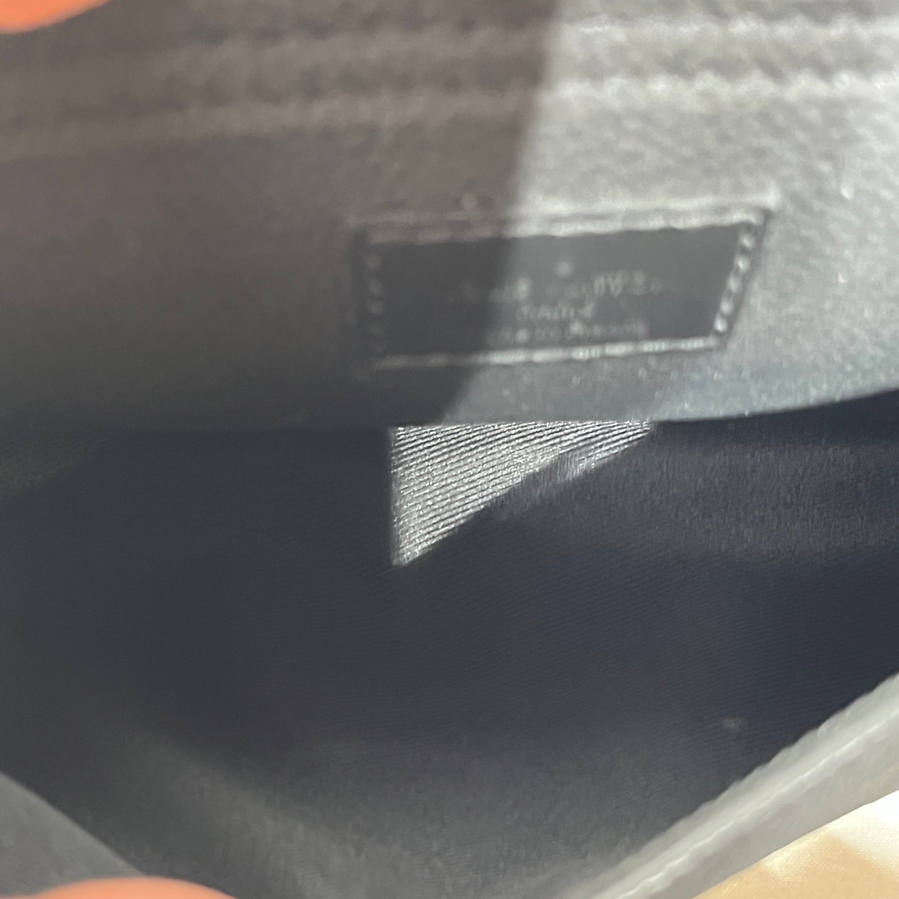 LOUIS VUITTON/Cross Body Bag/Leather/BLK/grained calf aerogram takeoff view 7
