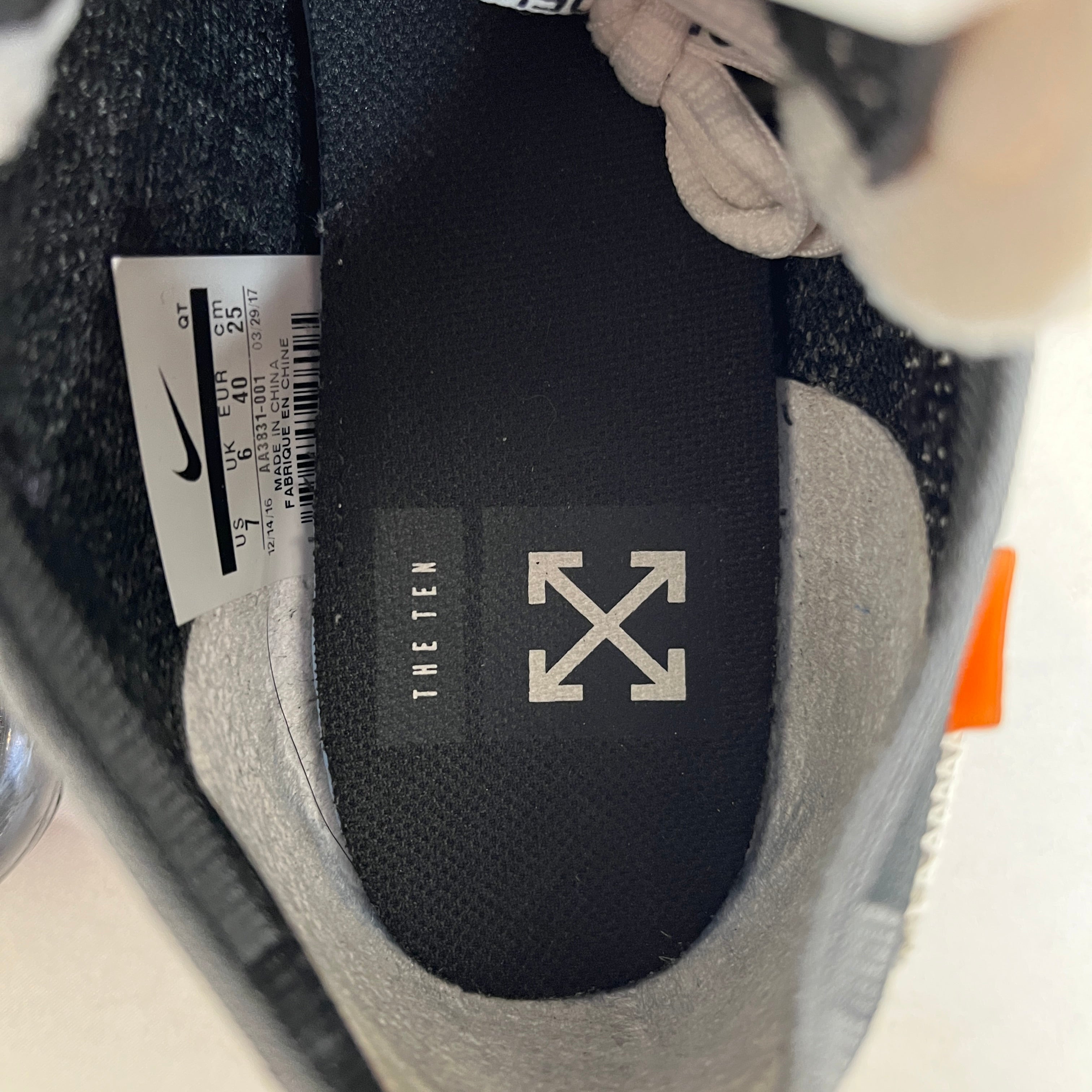 NIKE/OFF-WHITE/Low-Sneakers/US 7/Acrylic/BLK/Top 10 Vapormax view 3