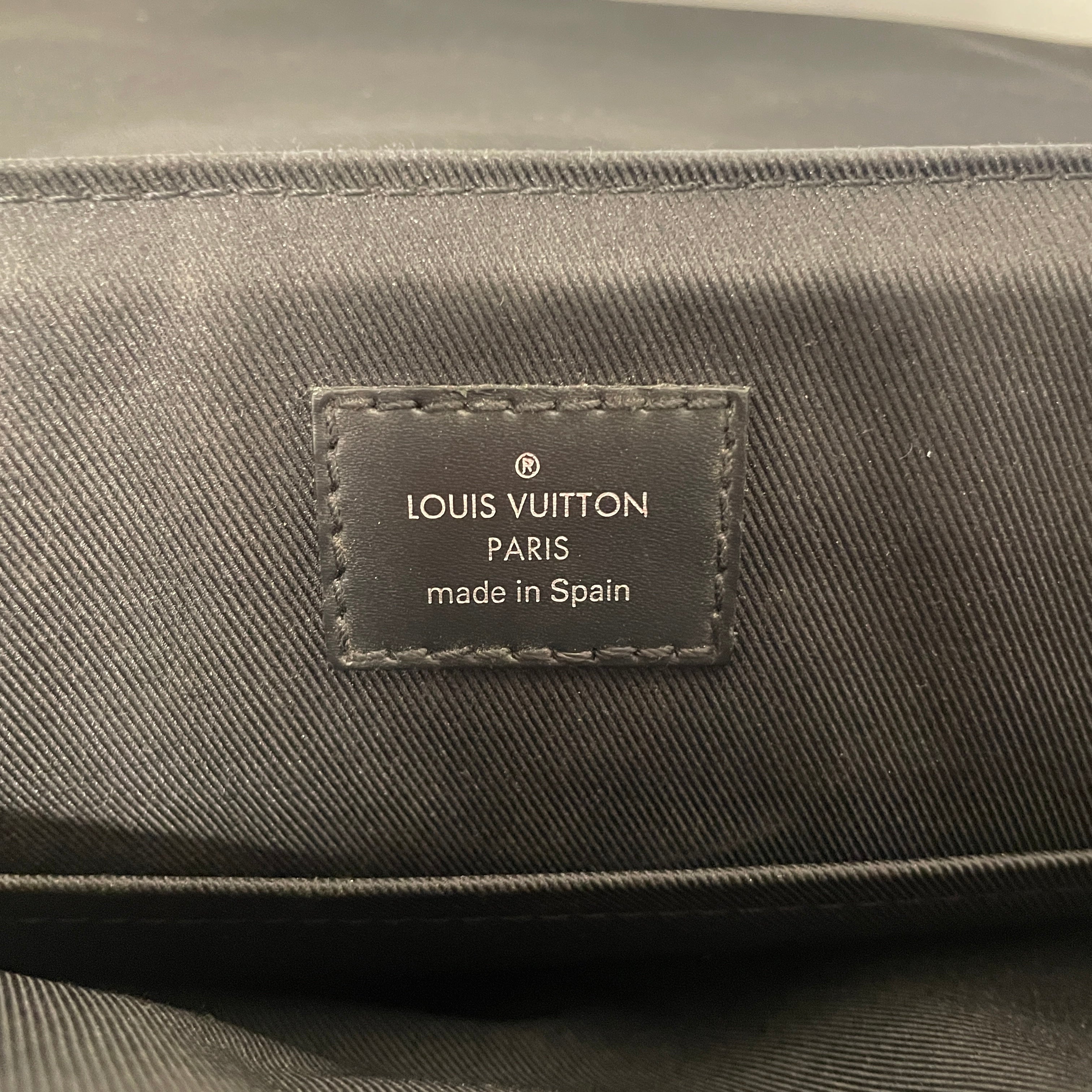 LOUIS VUITTON/Cross Body Bag/Monogram/Leather/BLK/ECLIPSE MESSENGER view 4