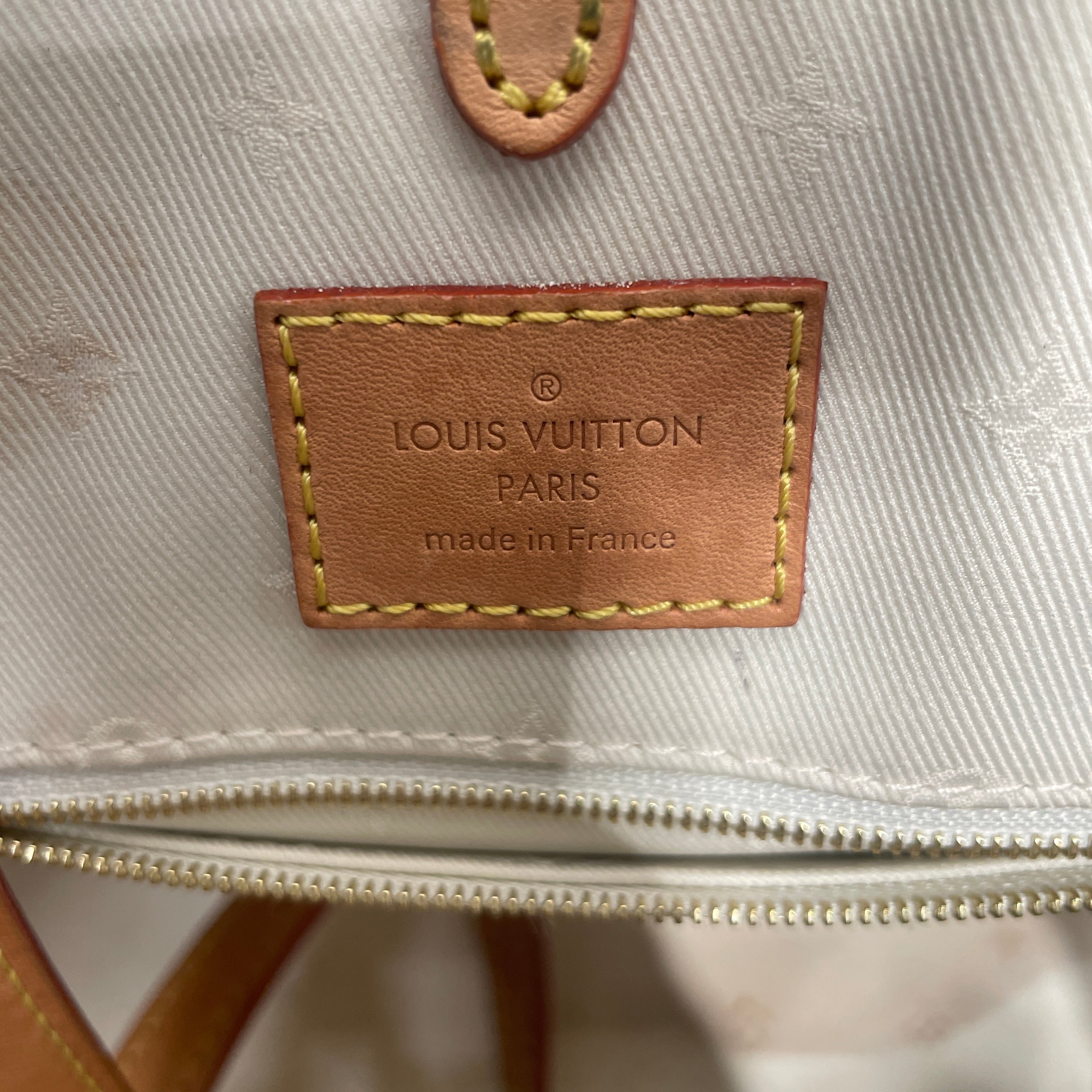 LOUIS VUITTON/Tote Bag/Monogram/Acrylic/WHT/ONTHEGO MM view 3