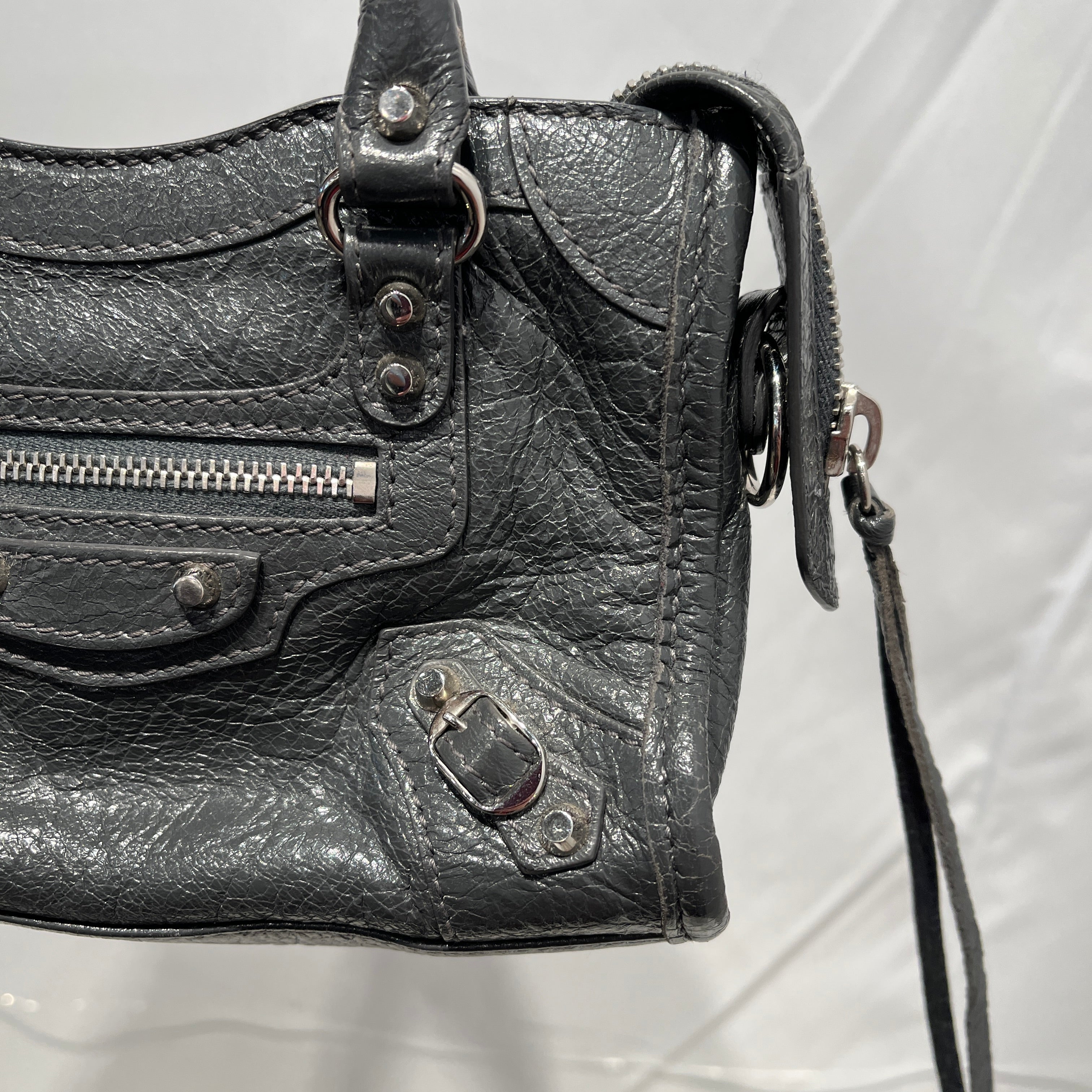BALENCIAGA/Cross Body Bag/Leather/GRY/Mini city/distressed view 5