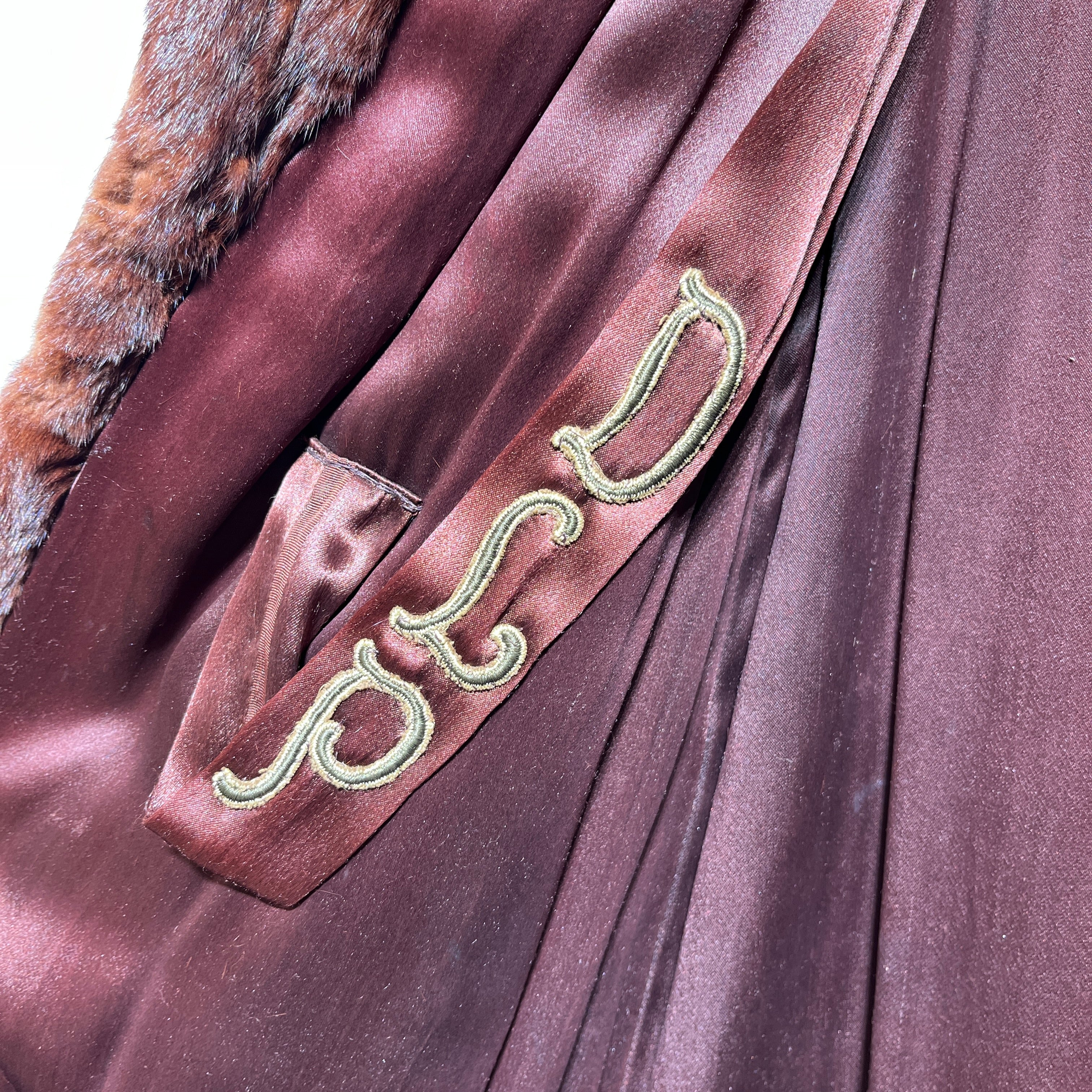 Vintage/Coat/Fur/BRW/Auburn/VerticalPile view 3