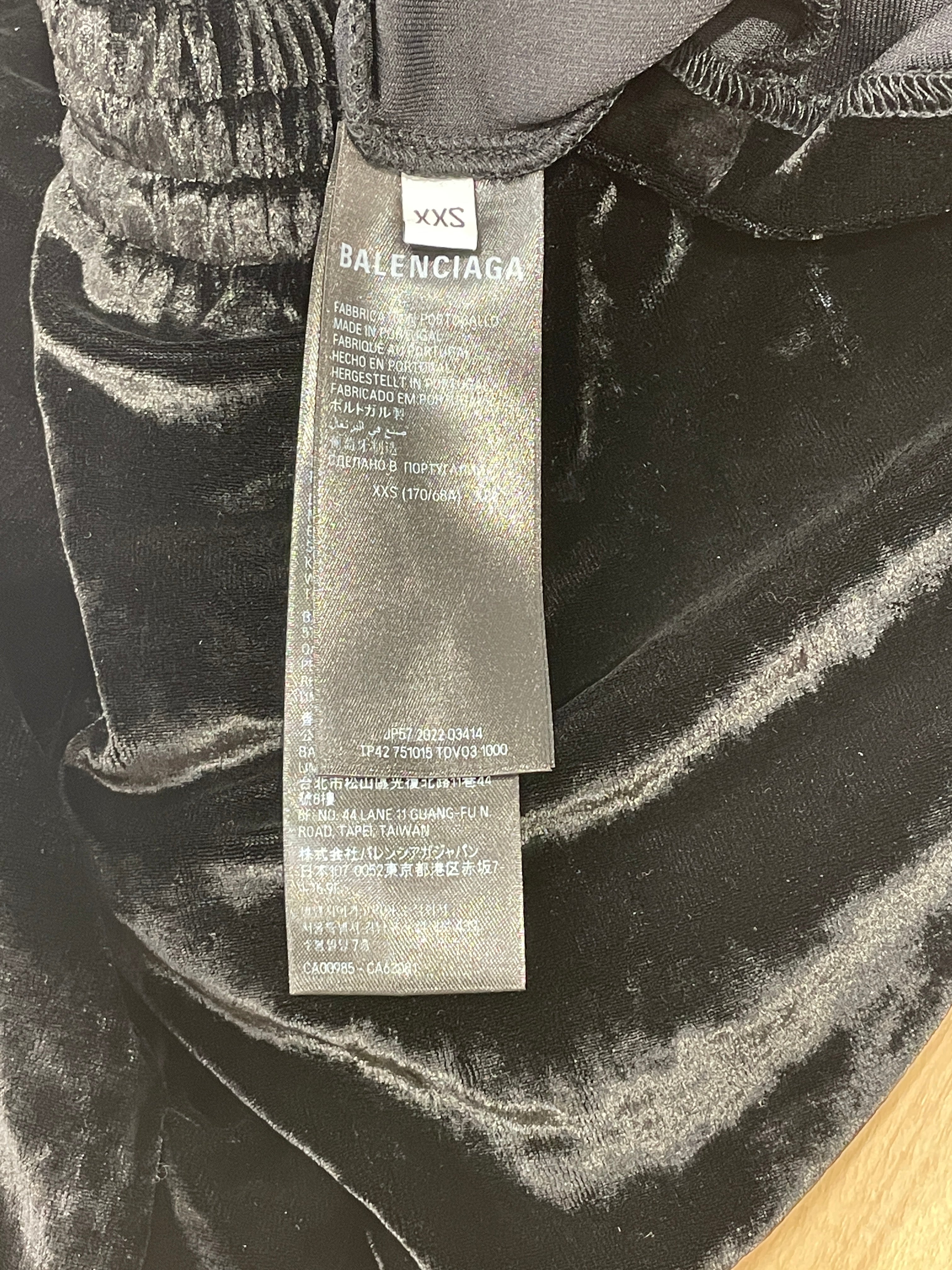 BALENCIAGA/Shorts/XXS/Velour/BLK/VELOUR SHORT WITH TAGS view 3