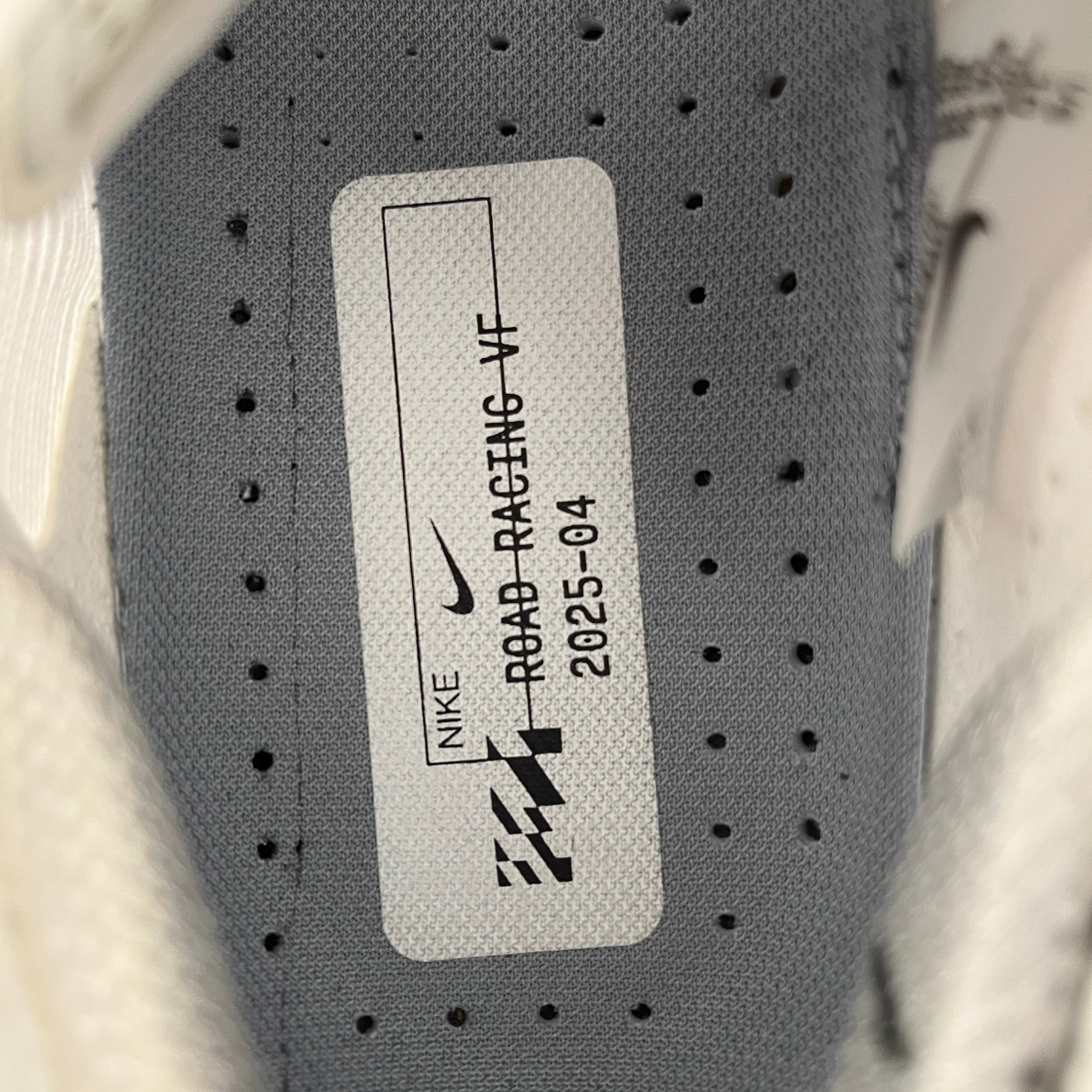 NIKE/Low-Sneakers/US 10/GRY/Zoom Fly view 3