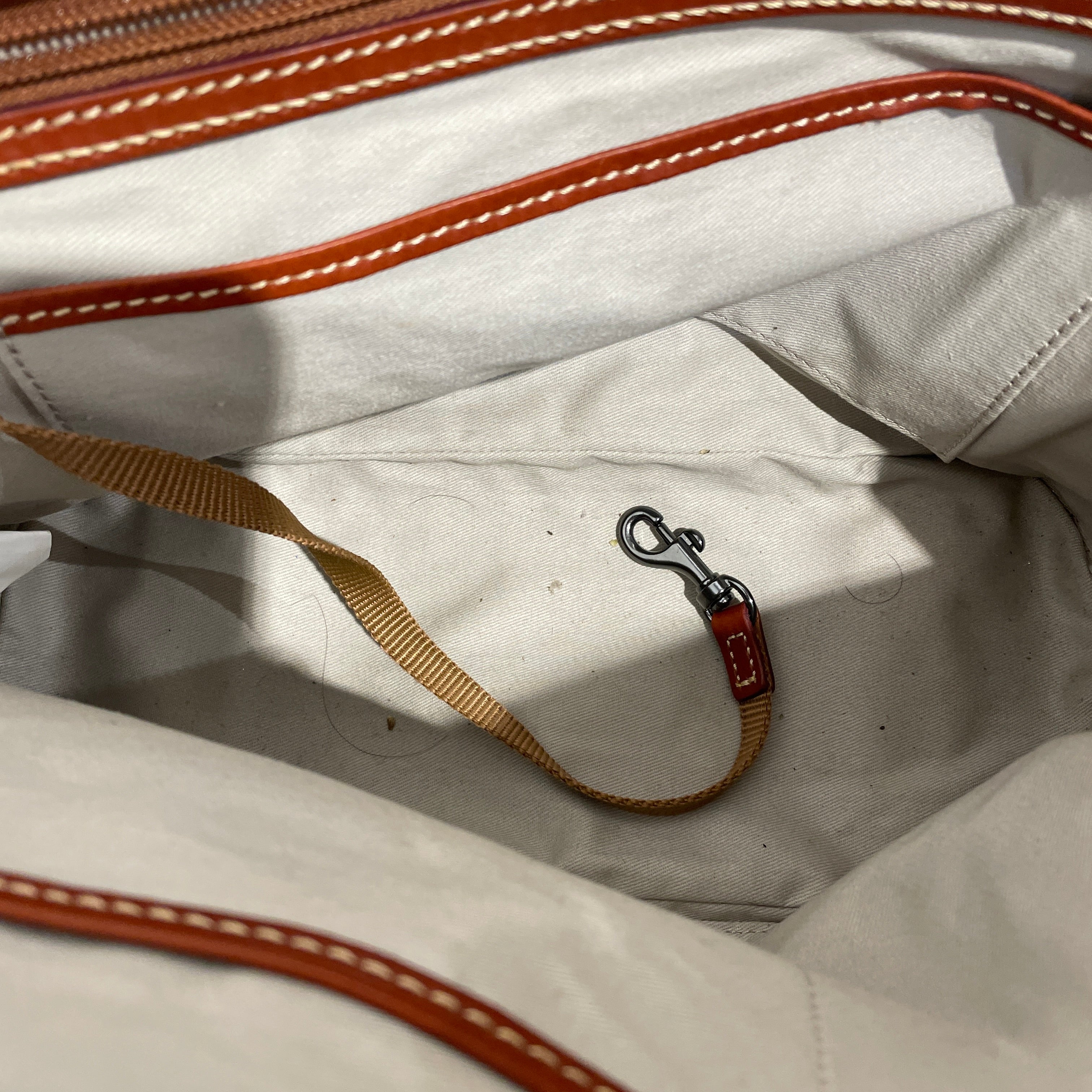 Dooney & Bourke/Hand Bag/All Over Print/Leather/WHT/Zip Zip Purse Bag view 3
