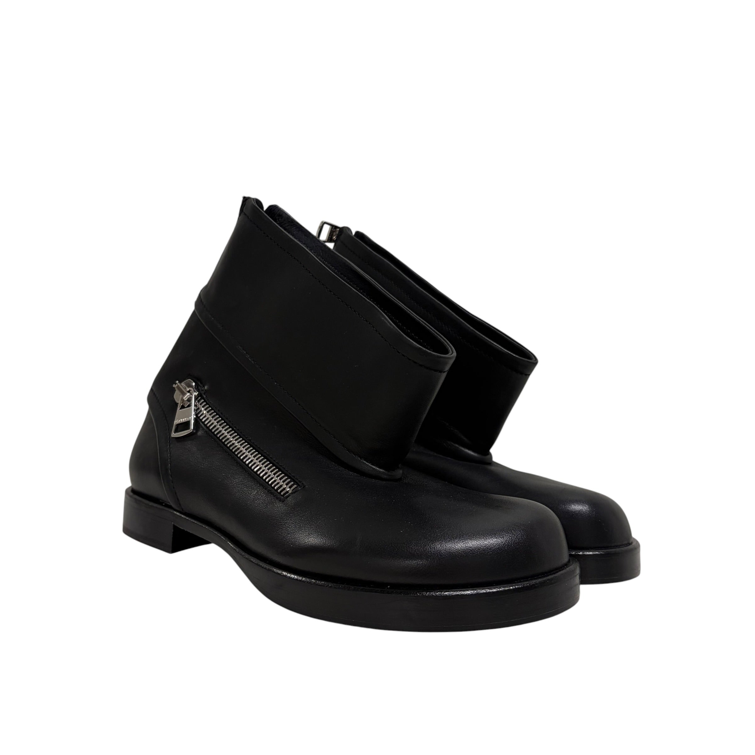JW ANDERSON(J.W.ANDERSON)/Boots/US 8/Leather/BLK/slanted boot /side zip view 1