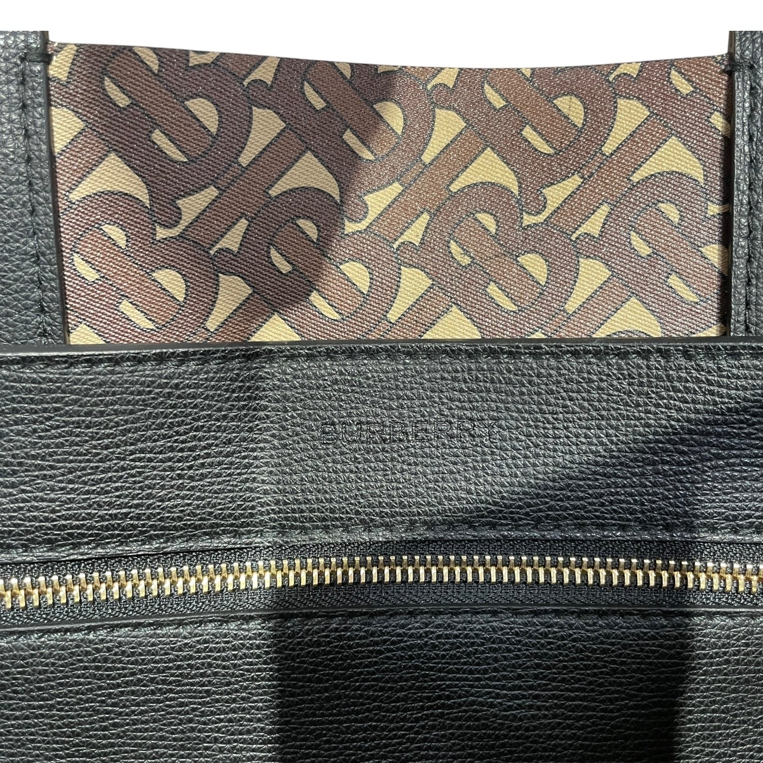 BURBERRY LONDON/Tote Bag/Leather/BLK/TB EMBOSSED BURBERRY TOTE BAG view 5