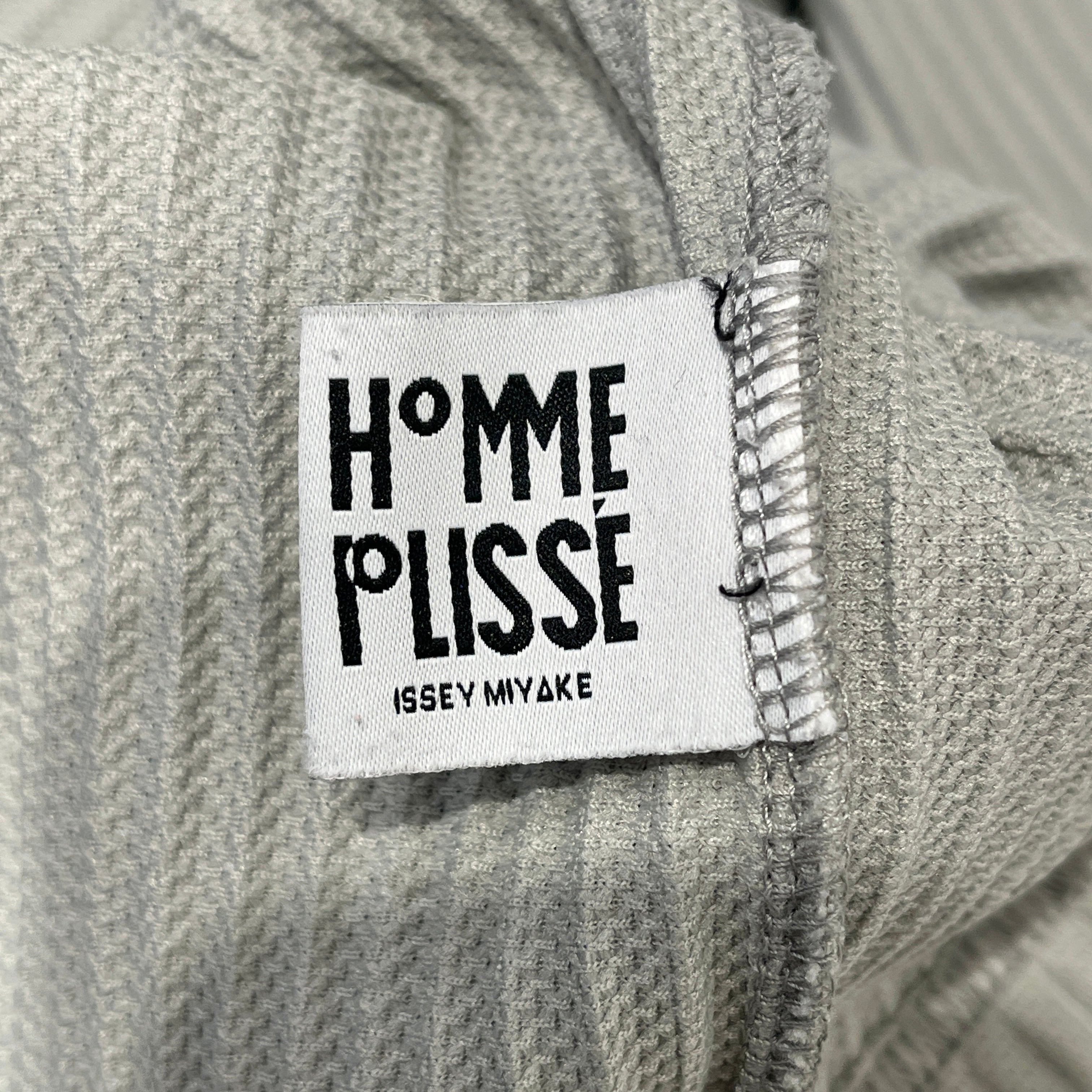 HOMME PLISSE ISSEY MIYAKE/Polo Shirt/M/Polyester/GRY/PLEATED POLO SHIRT view 3