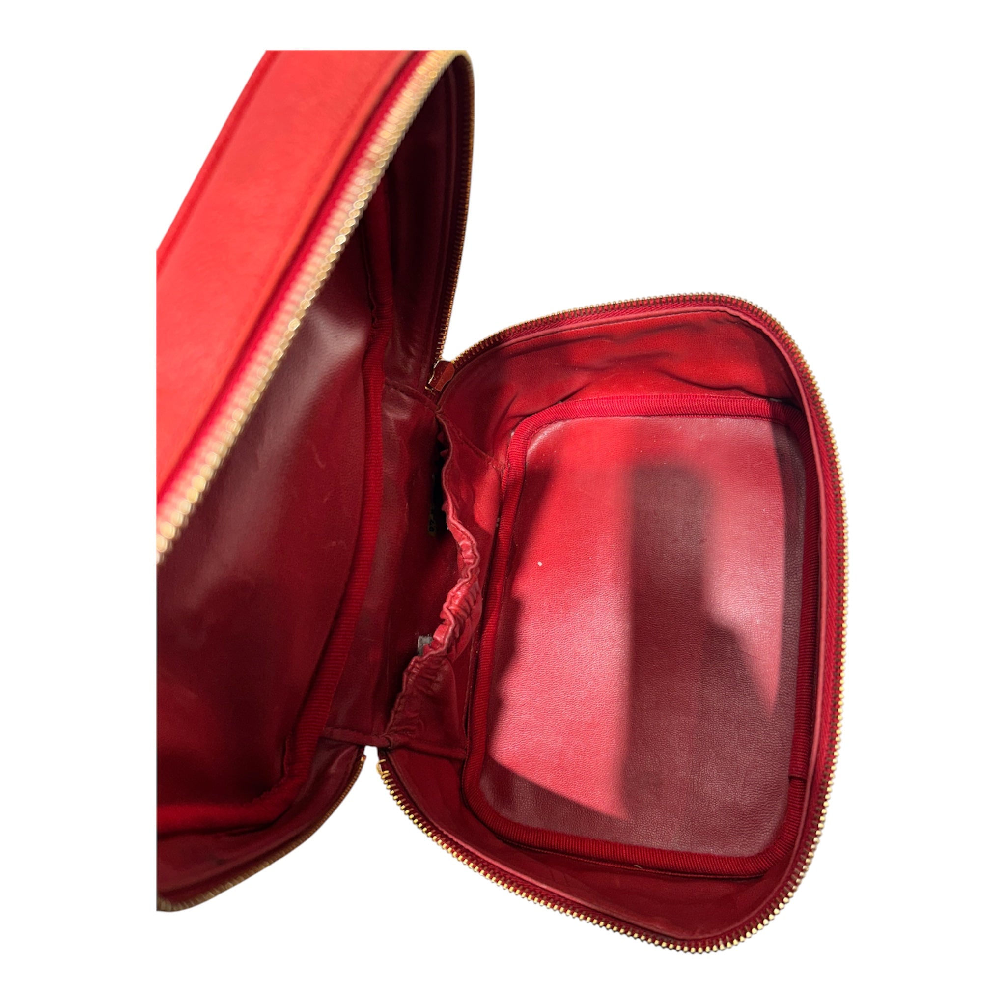 CHANEL/Pouch/Leather/RED/MAKEUP TRAVEL BAG CC FRNT view 4
