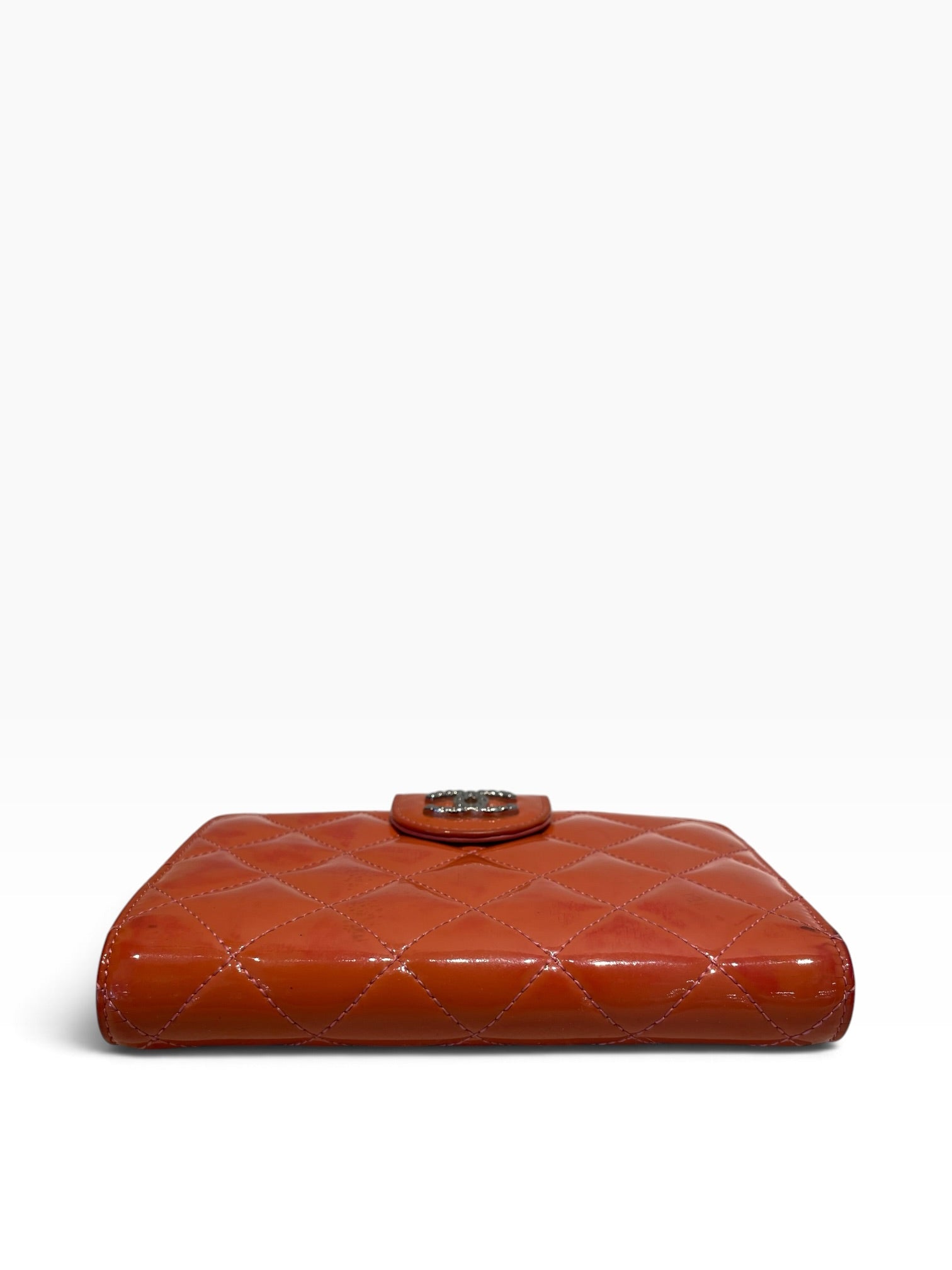 CHANEL/Wallet/Leather/ORN/L's/diamond quilted patent view 3