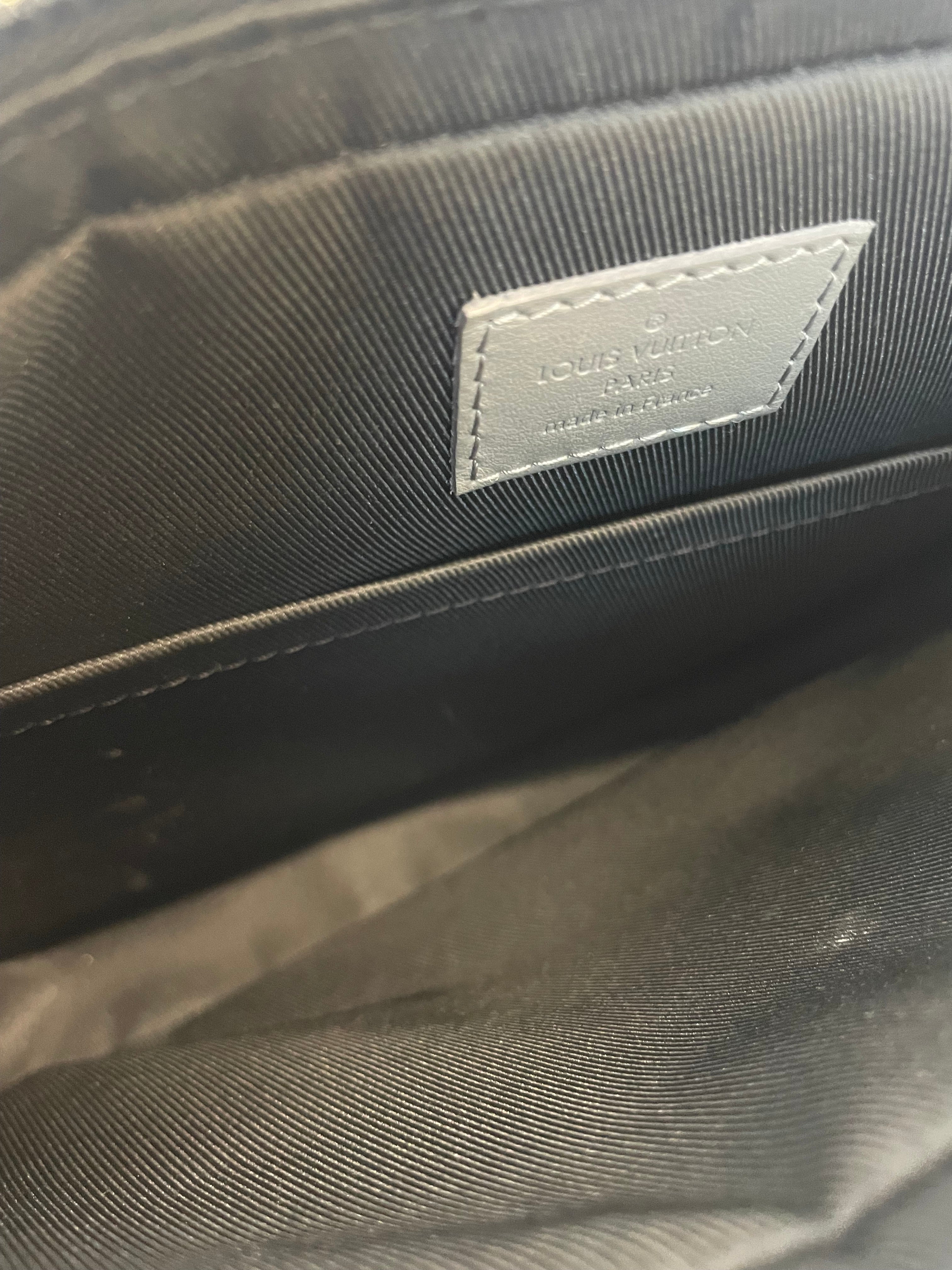 LOUIS VUITTON/Cross Body Bag/Monogram/Leather/GRY/trio messenger bag/pouch view 4