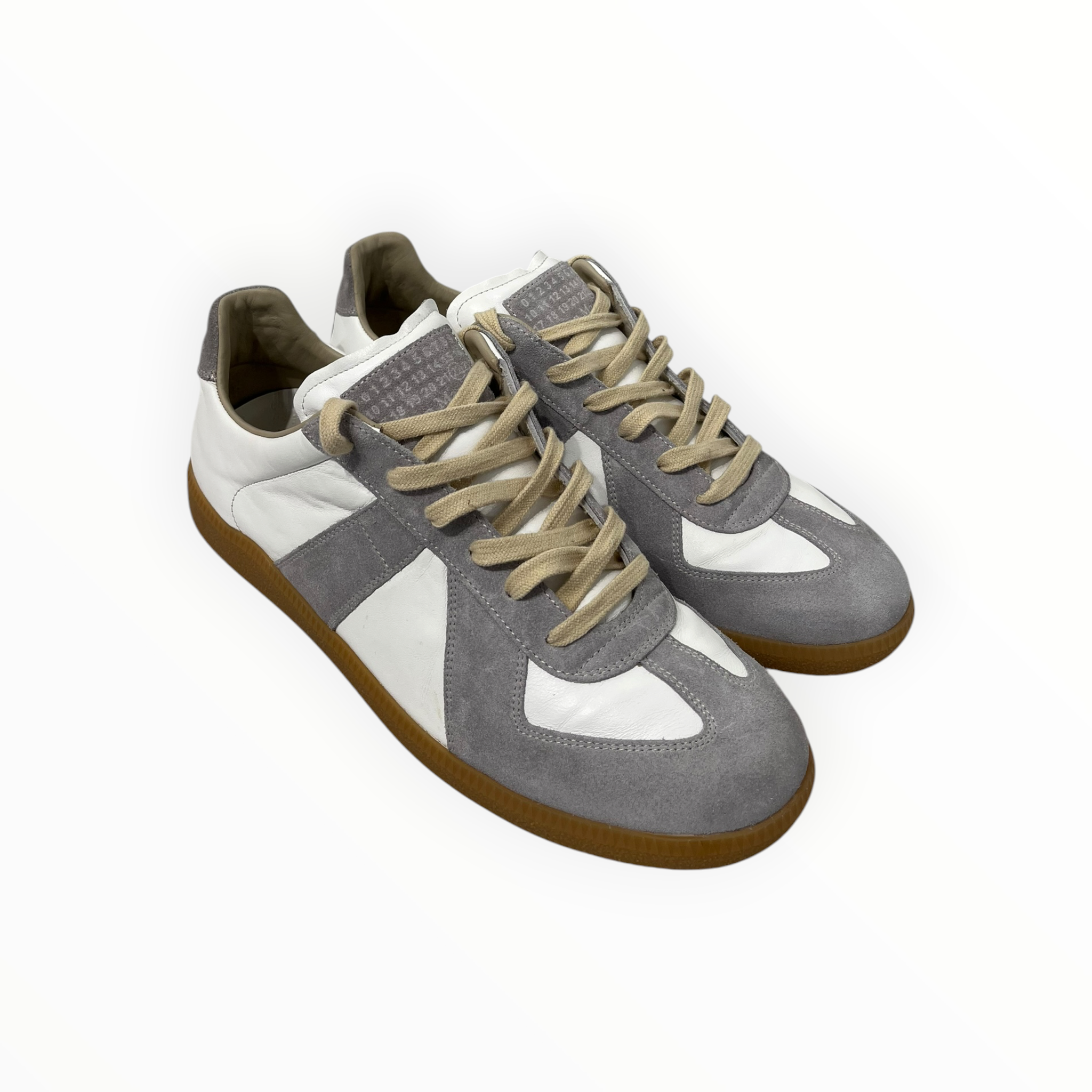 Maison Margiela/Low-Sneakers/EU 44/Suede/WHT/wht replica view 2