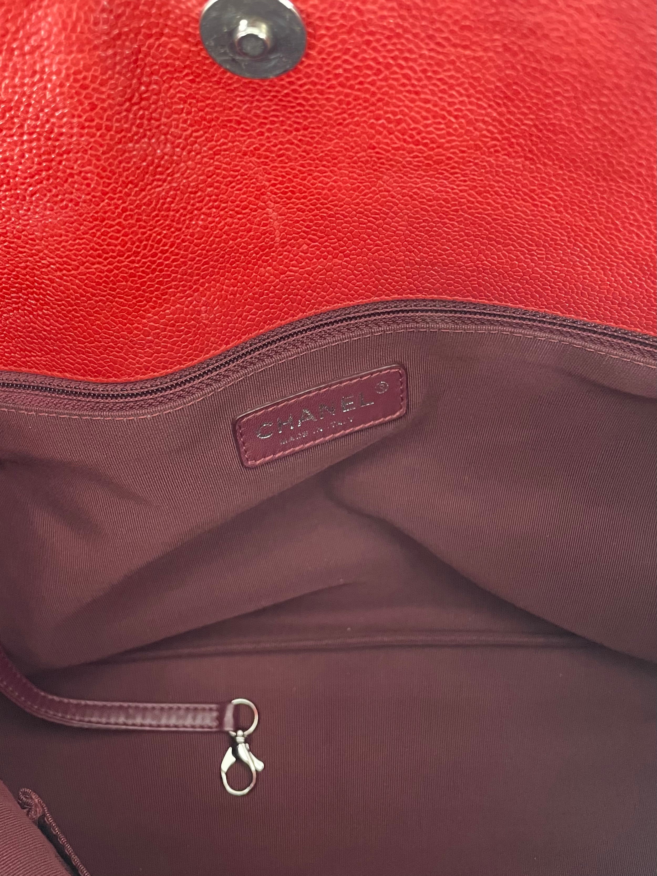 CHANEL/Tote Bag/Border/Leather/RED/FRENCH RIVIERA QUILTED HOBO view 4