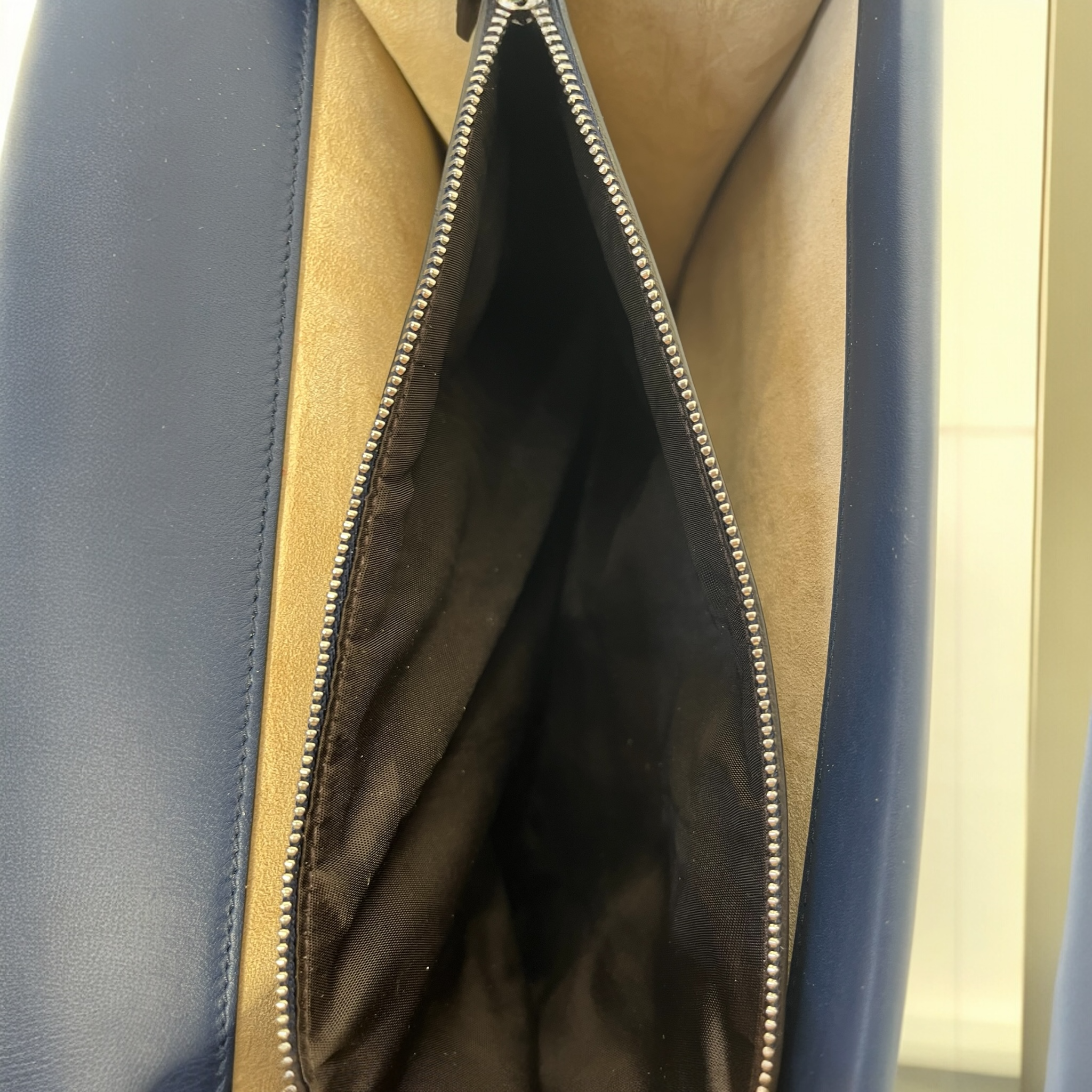 GUCCI/Cross Body Bag/Leather/WHT/glitter panther view 8