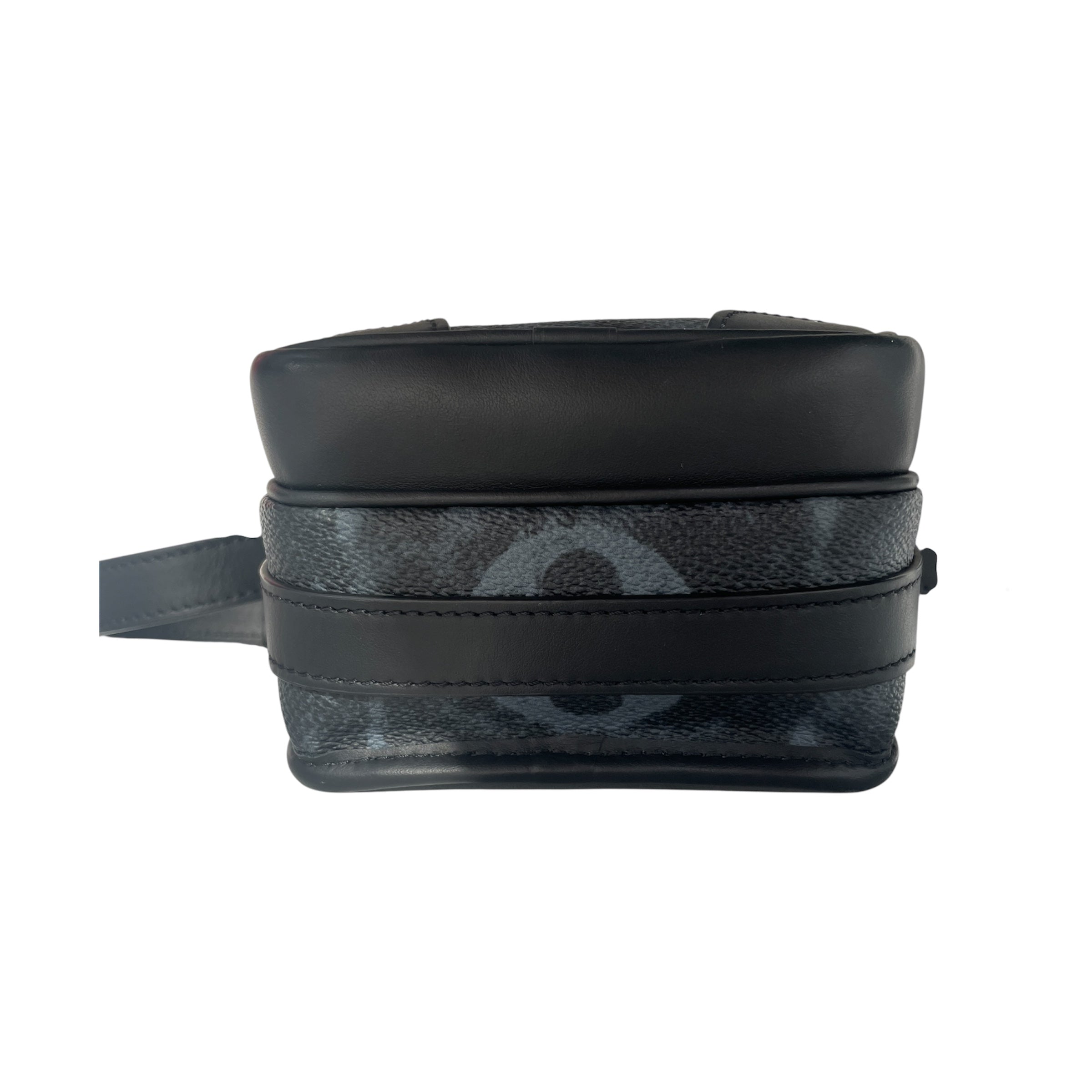 LOUIS VUITTON/Cross Body Bag/All Over Print/Leather/BLK/CROSS BPDY GRAFITI LOGO view 3