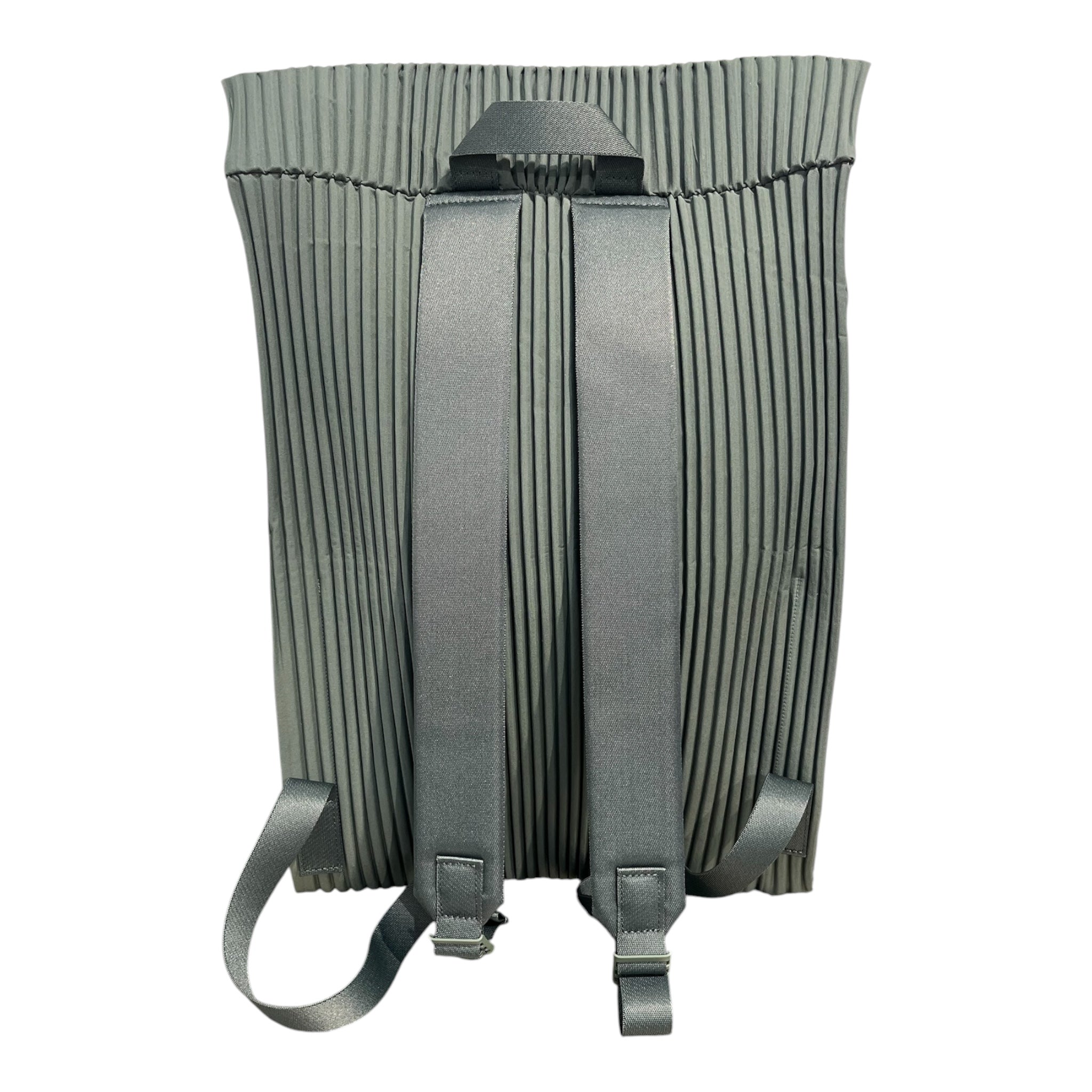 ISSEY MIYAKE/Backpack/Polyester/GRN/PLEATED RECTANGLE view 2