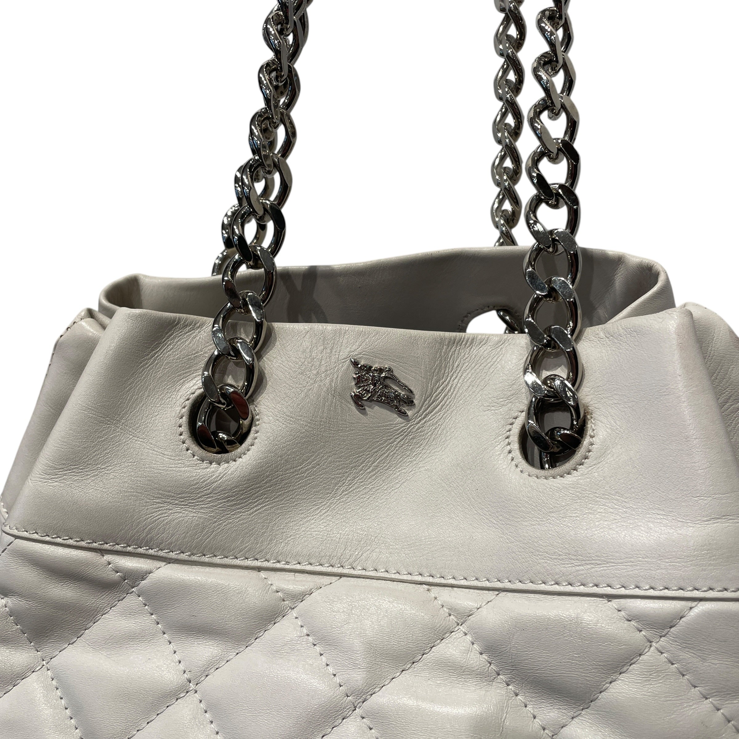 BURBERRY/Bag/Leather/WHT/QUILTED BUCKET BAG view 3