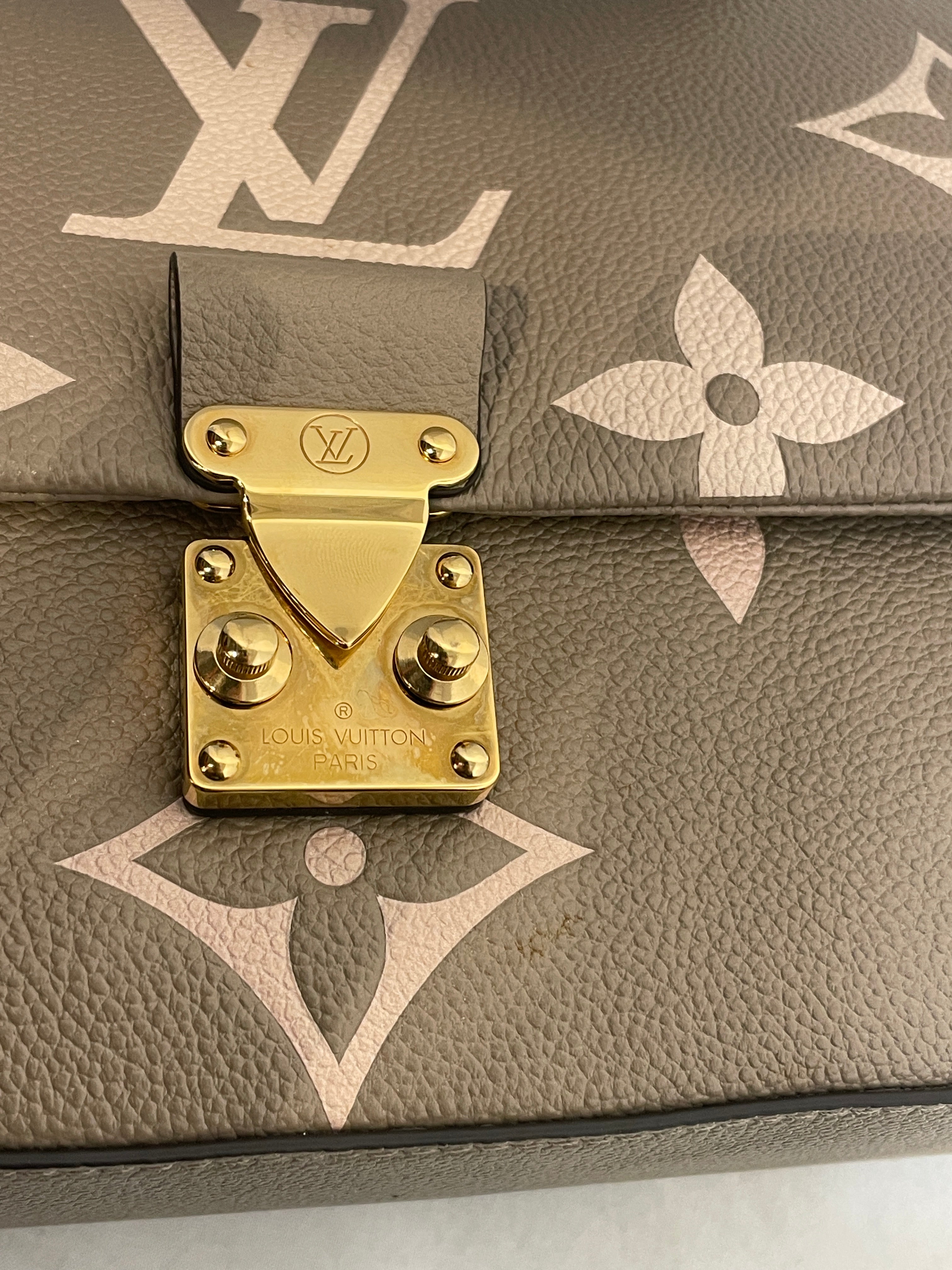 LOUIS VUITTON/Bag/Monogram/Leather/GRY/Madeleine MM Handbag view 10