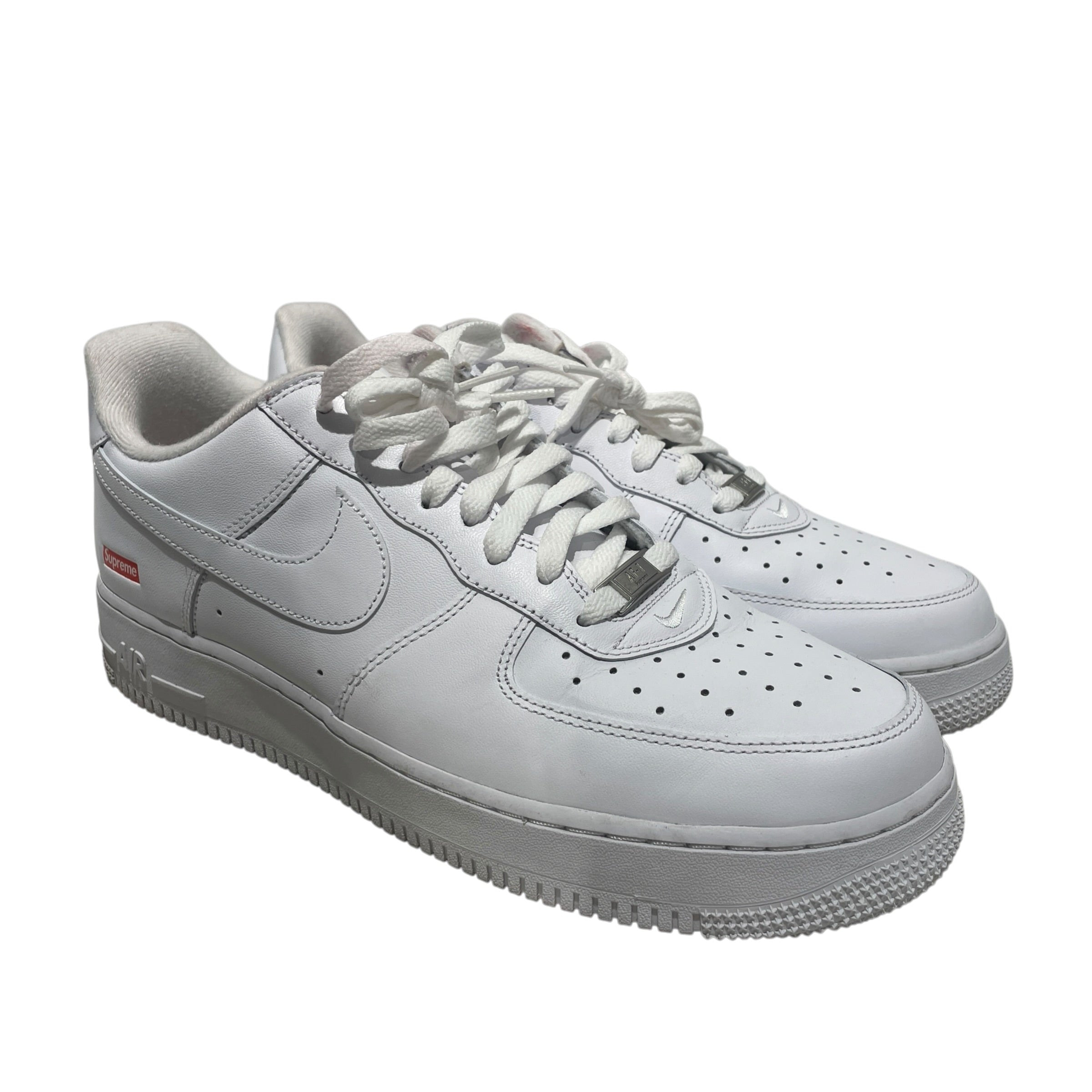 NIKE/Low-Sneakers/US 11/Acrylic/WHT/supreme x af1 low side box log view 1