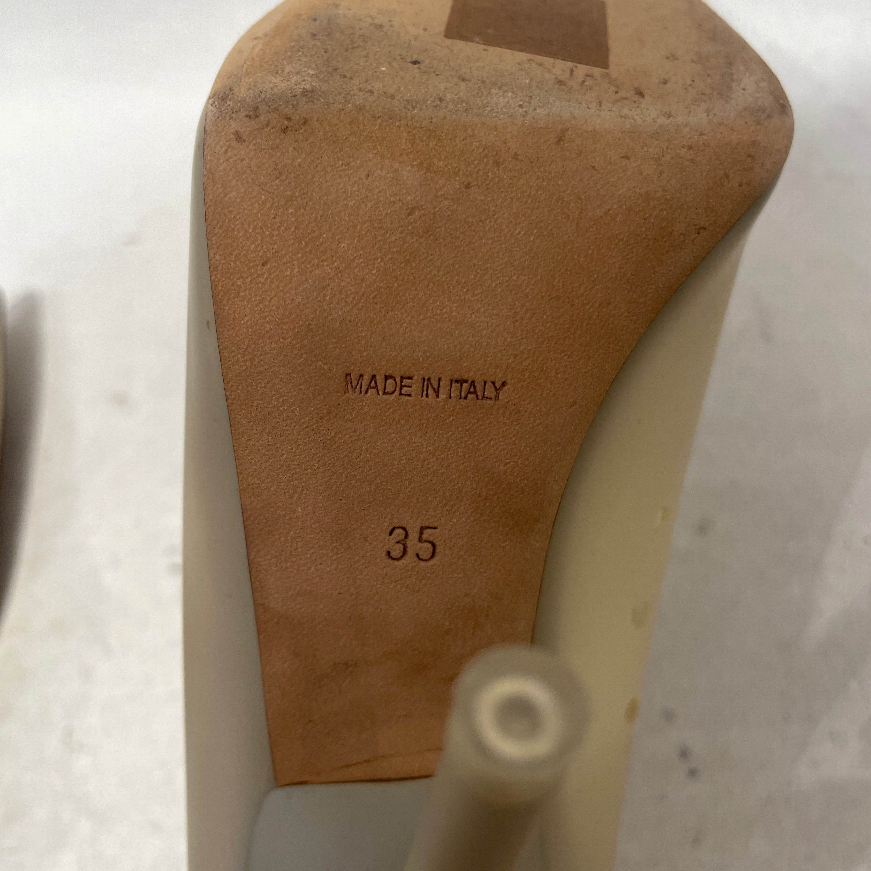 YEEZY/Heels/EU 35/BEG/V-Tip/PVC Pump Season 8 view 4