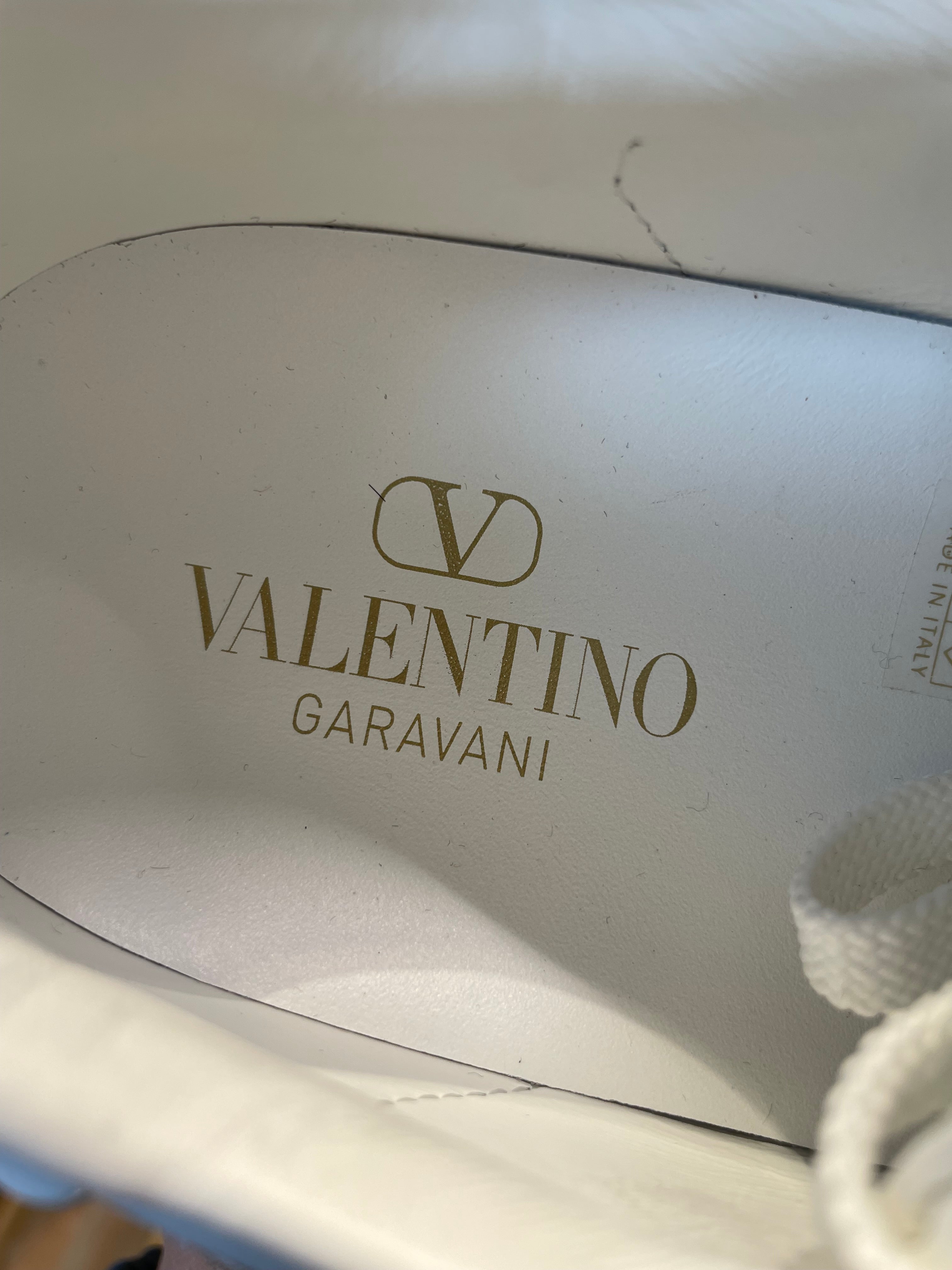 VALENTINO GARAVANI/Low-Sneakers/EU 38.5/Leather/WHT/studded low tops view 3