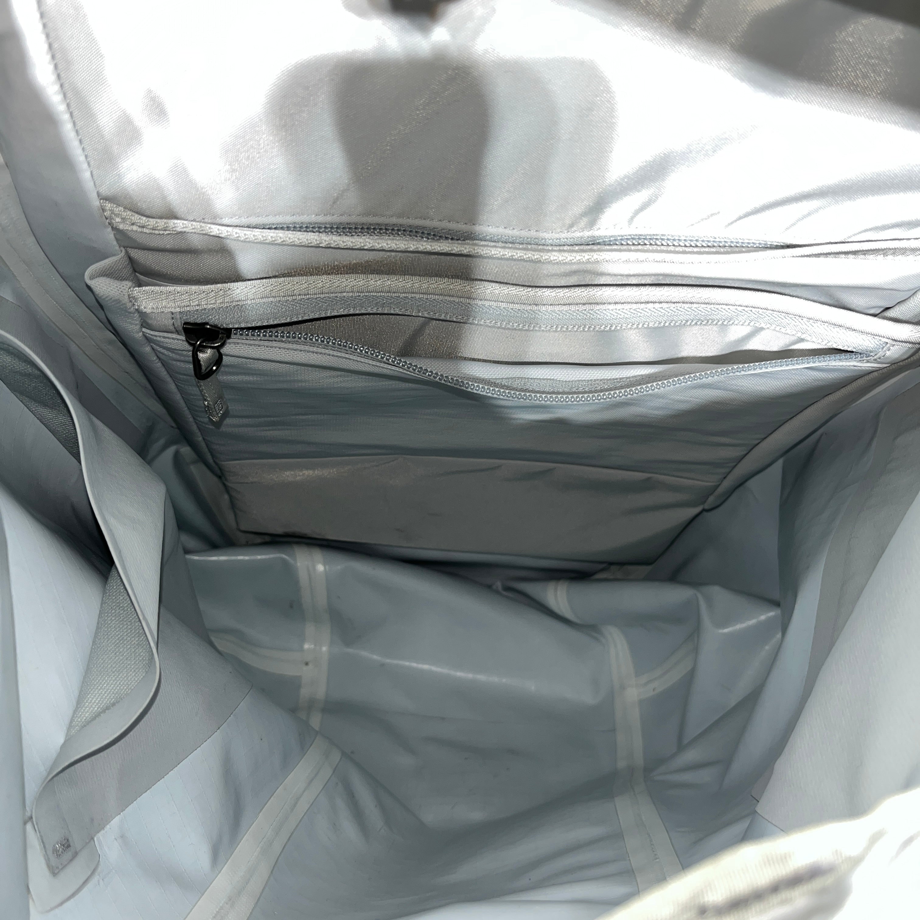 ARCTERYX/Backpack/Nylon/BLK/LARGE FLAP view 4