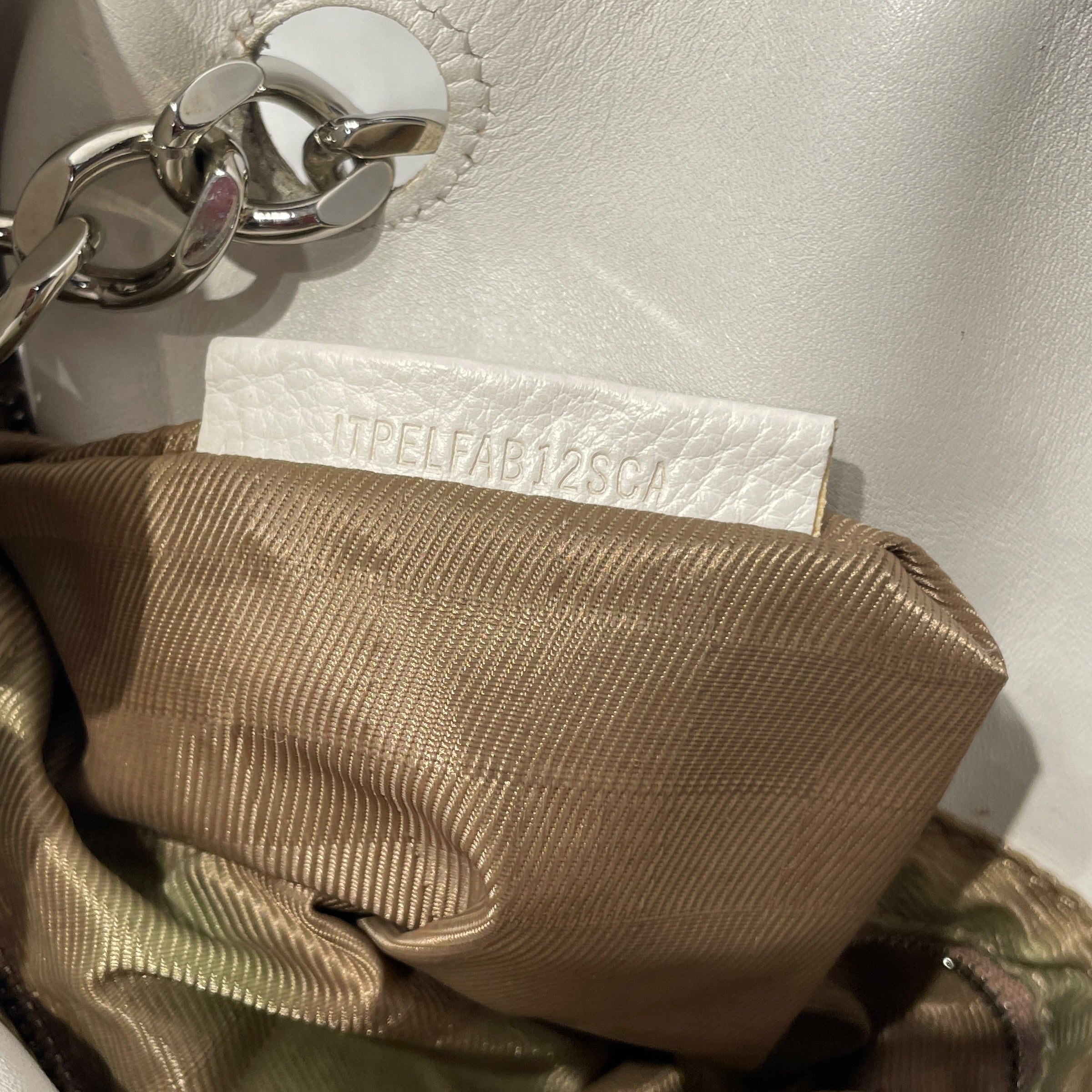 BURBERRY/Bag/Leather/WHT/QUILTED BUCKET BAG view 9