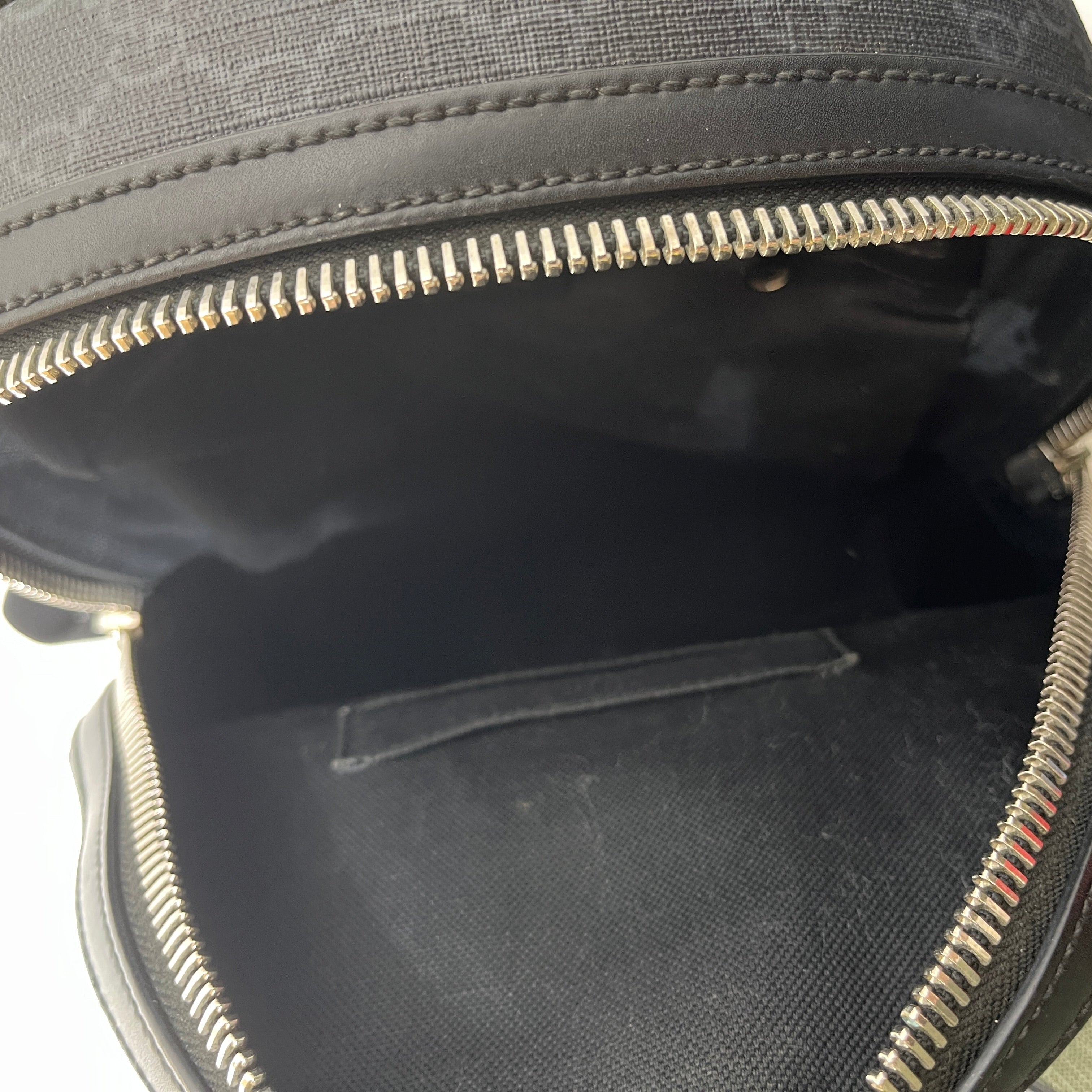 GUCCI/Backpack/Monogram/Leather/BLK/Mini GG Supreme view 3