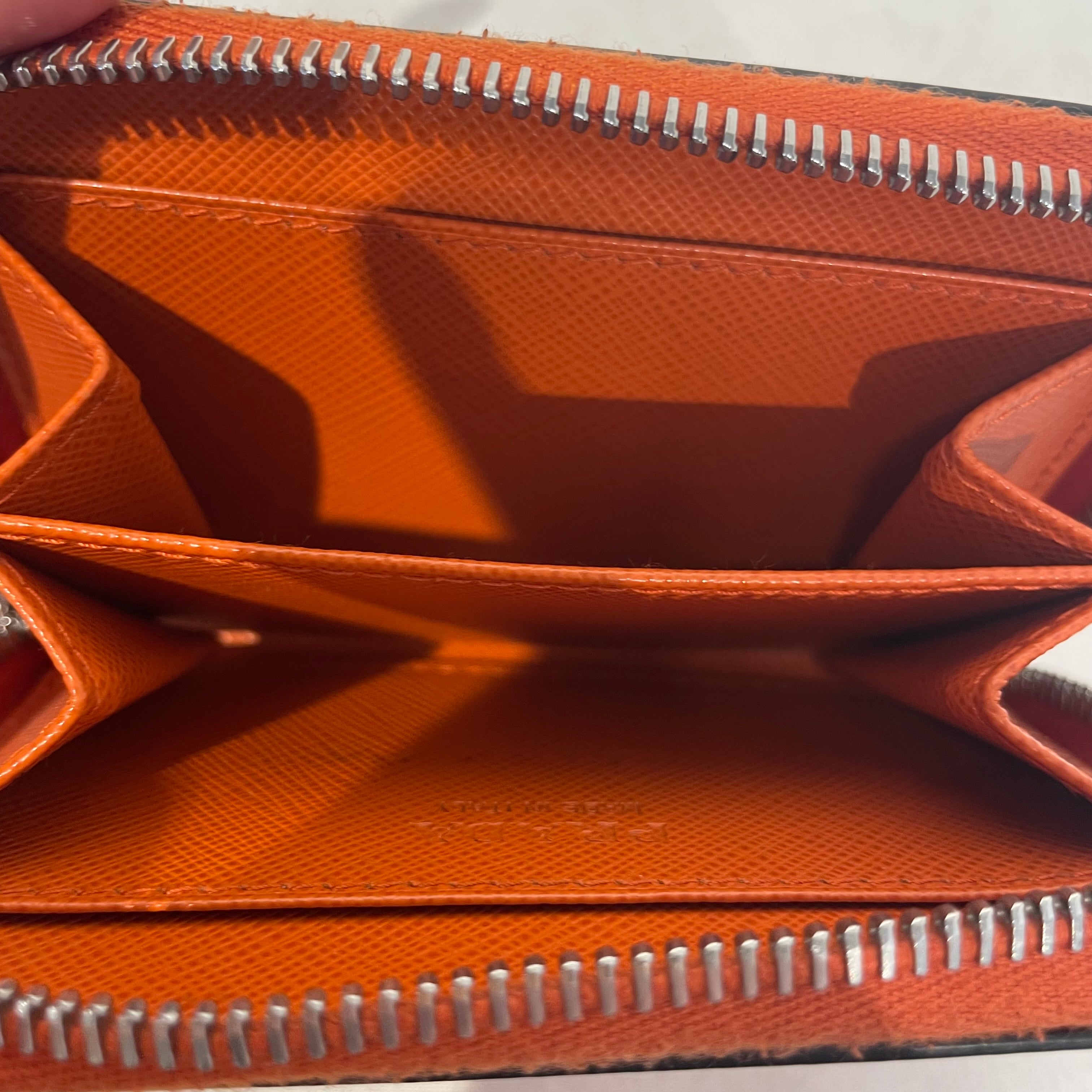 PRADA/Bifold Wallet/Leather/ORN/L's/ view 4