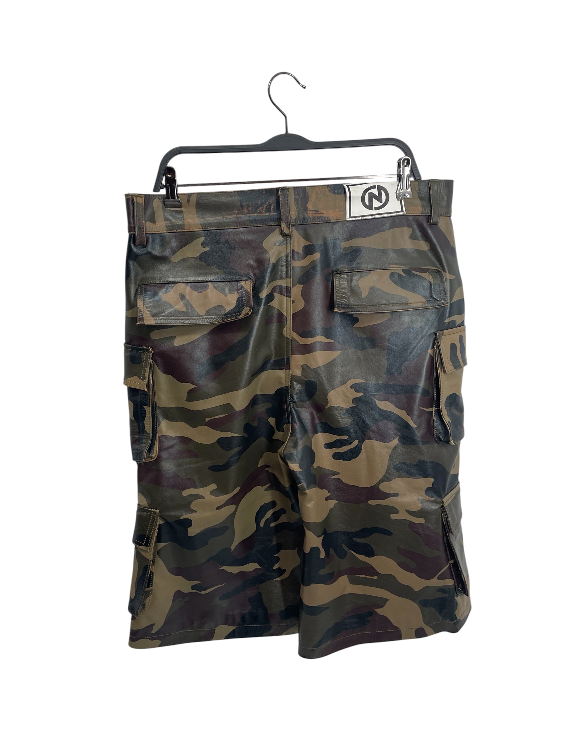 NYRVA/Shorts/4/Leather/GRN/Camouflage/LEATHER CARGO SHORTS/CAMO view 2