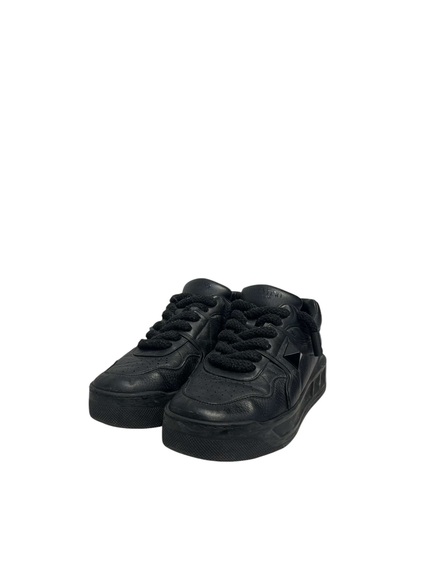 VALENTINO/Low-Sneakers/EU 41.5/Leather/BLK/2 STUDDED SNEAKERS view 1