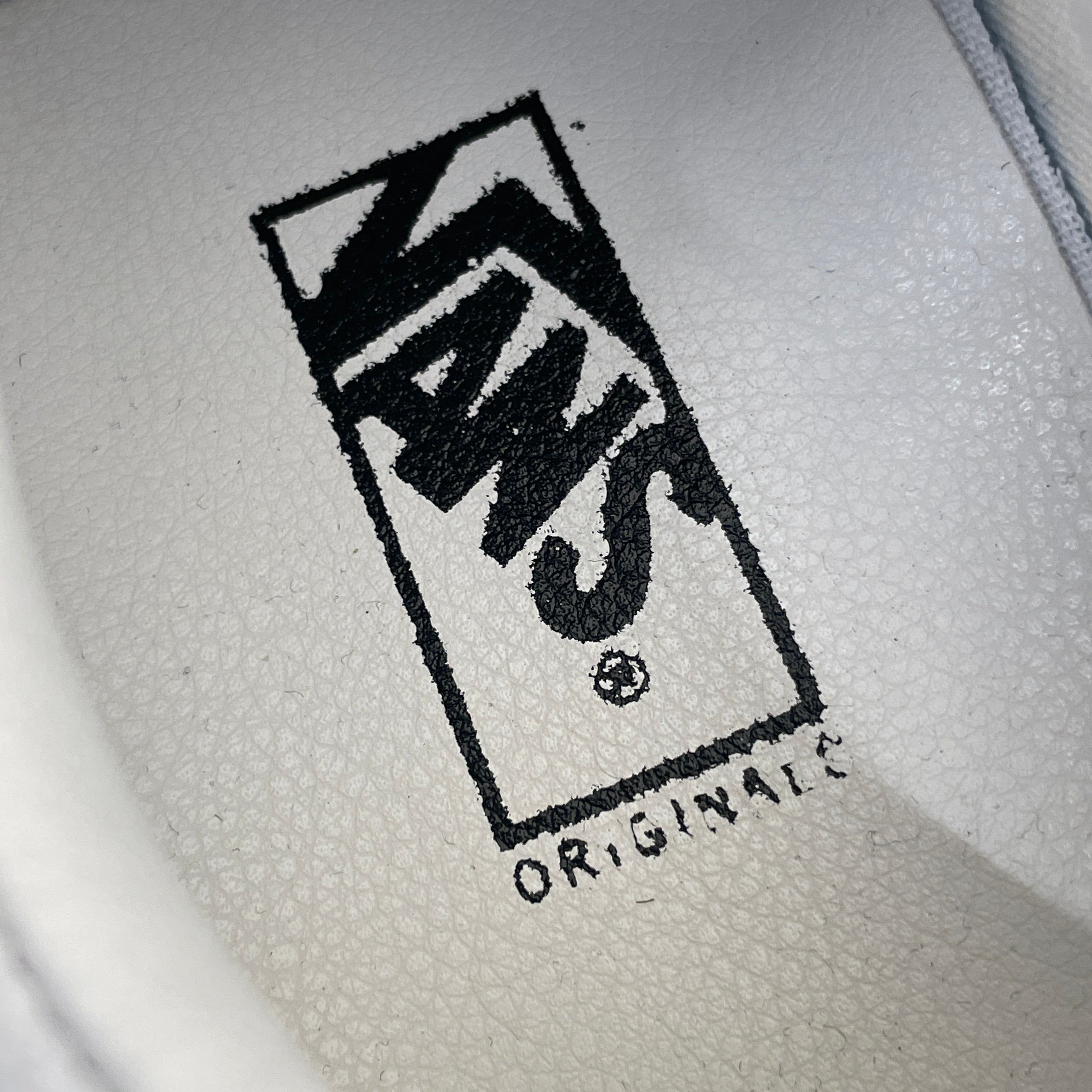 VANS/CDG/Low-Sneakers/US 10/Suede/WHT/Old skool sole logo view 3