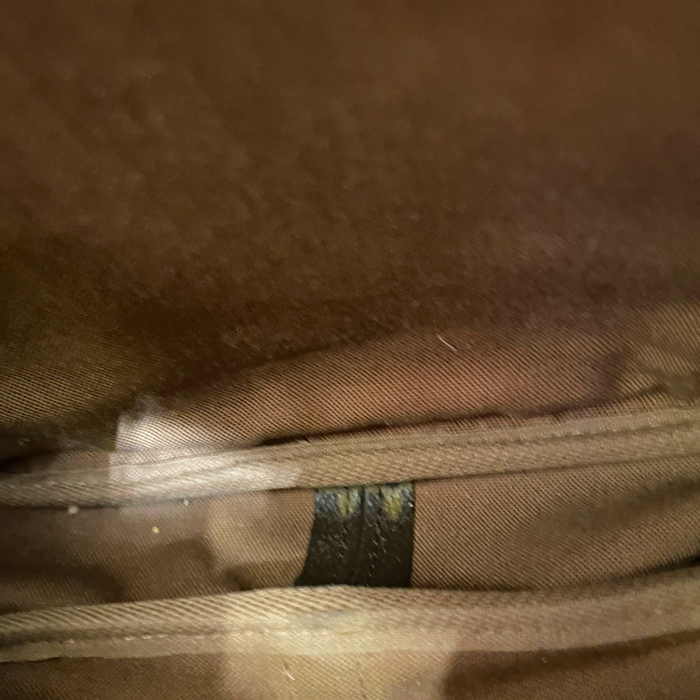 LOUIS VUITTON/Cross Body Bag/Monogram/Leather/BRW/Samur 35 Crossbody Bag view 8