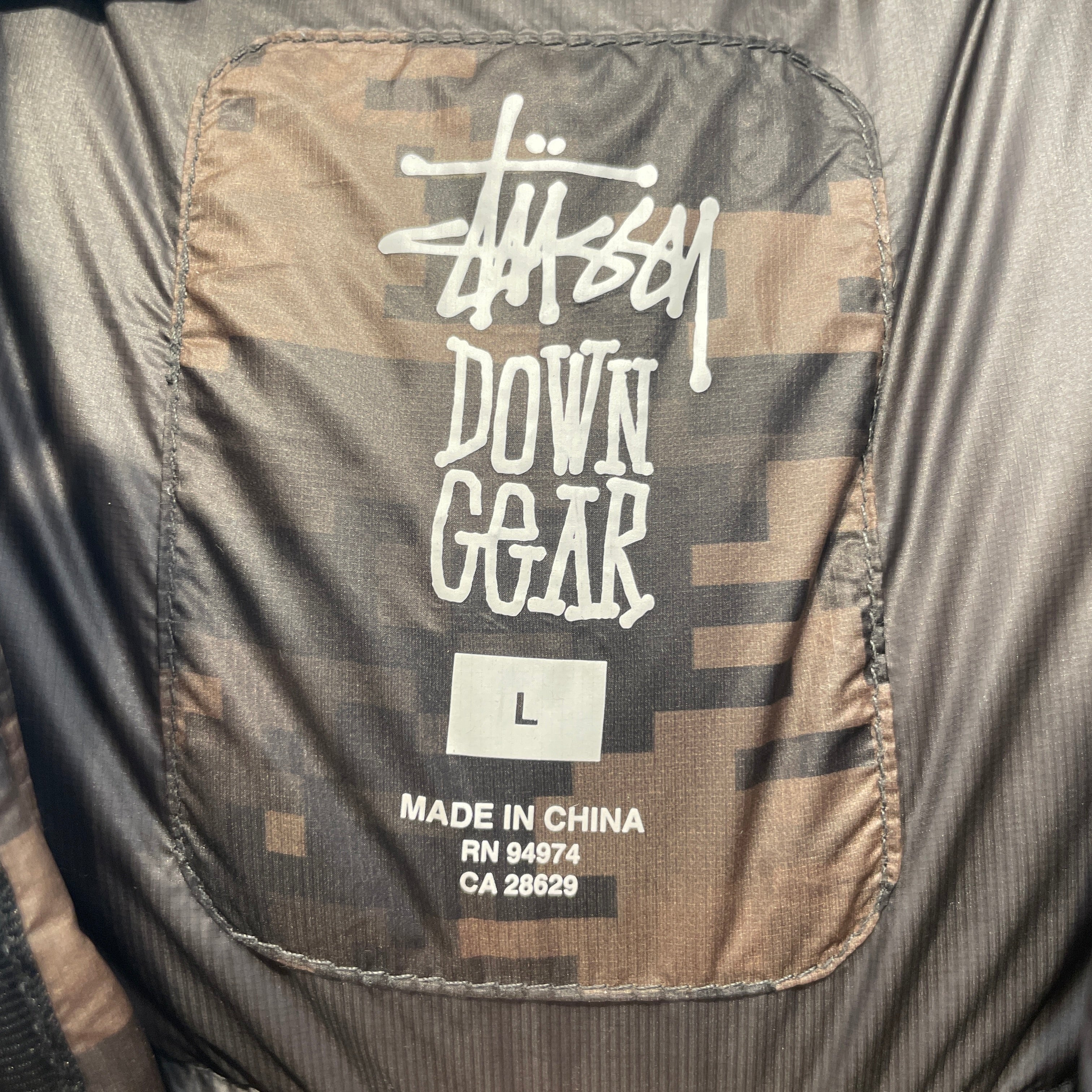 STUSSY/Puffer Jkt/L/Polyester/KHK/Camouflage/downgear/digi view 3