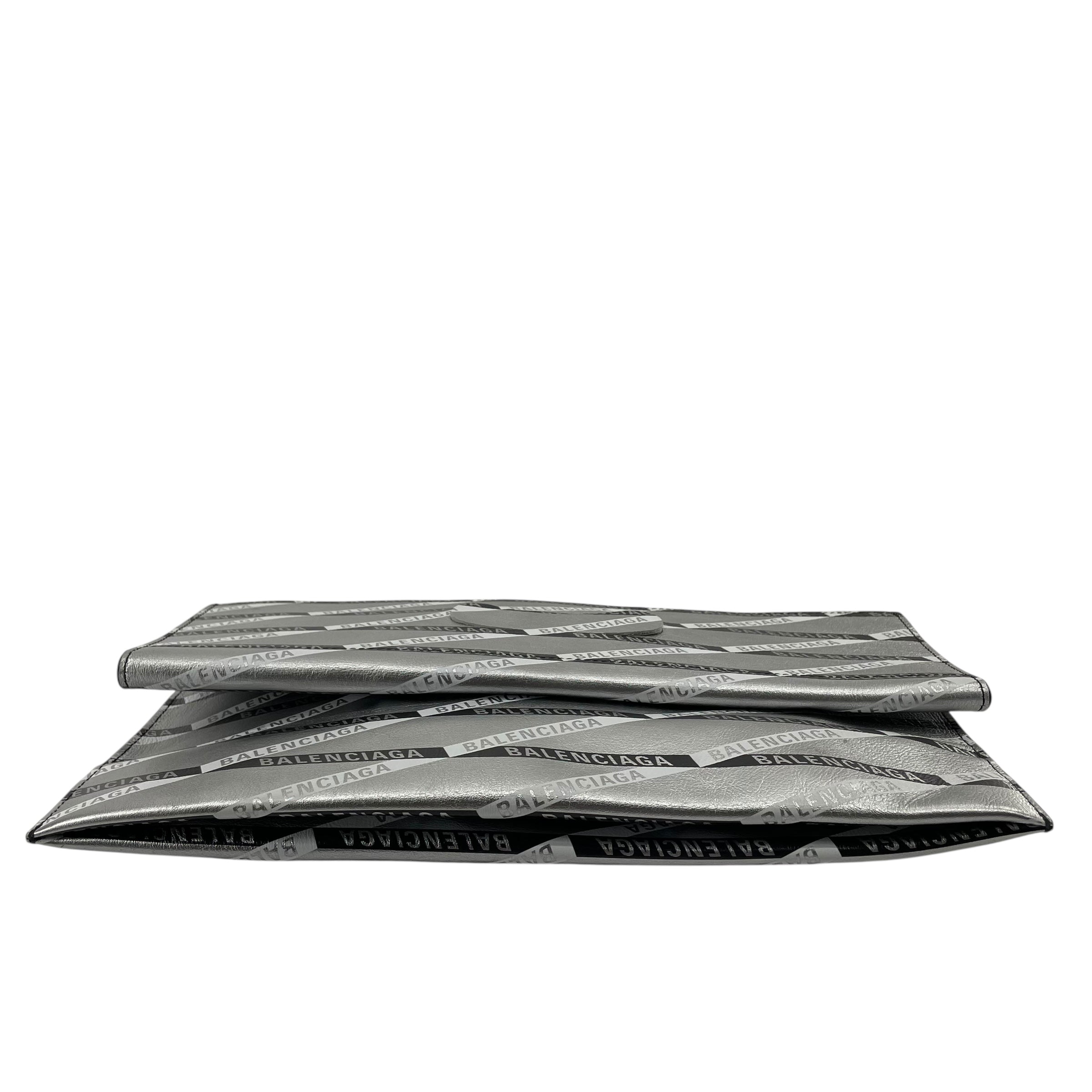 BALENCIAGA/Clutch Bag/All Over Print/Leather/SLV/MONOGRAM LOGO BLK+WHI view 4