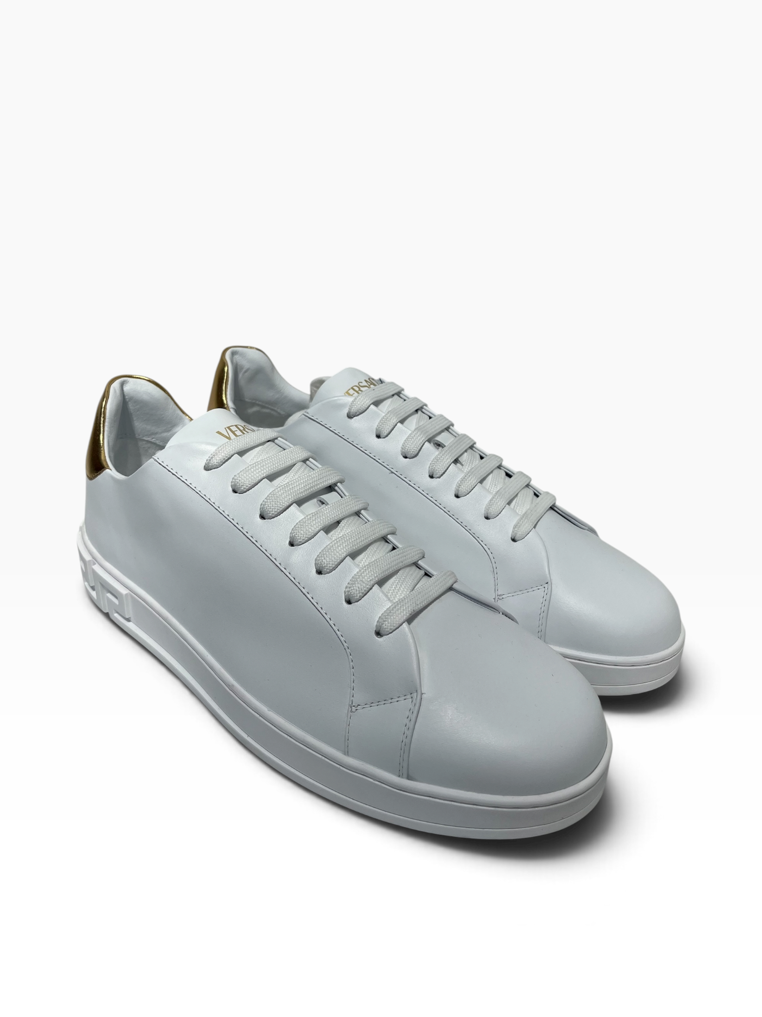 VERSACE/Low-Sneakers/EU 46/Leather/WHT/Gold back view 1