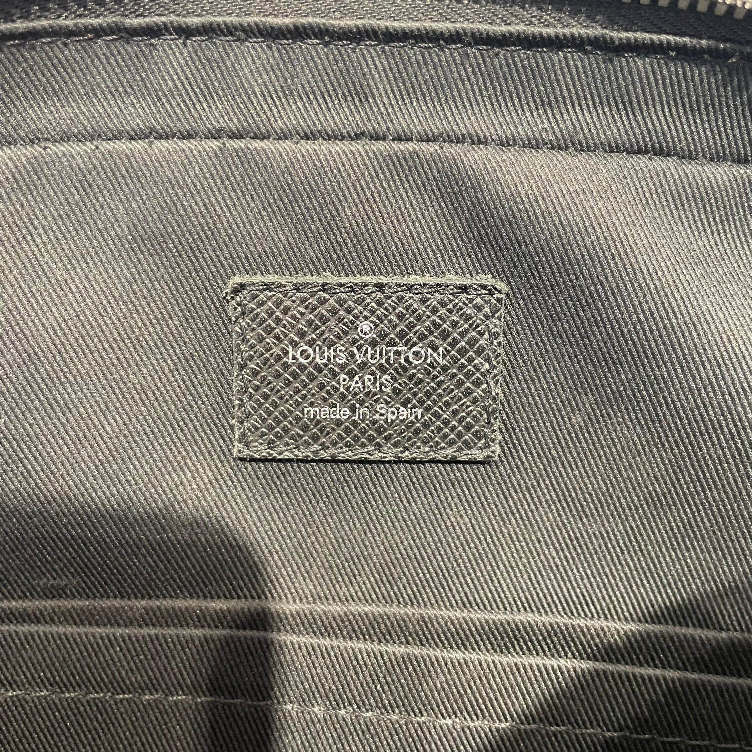 LOUIS VUITTON/Cross Body Bag/Leather/BLK/anton messenger pm view 5