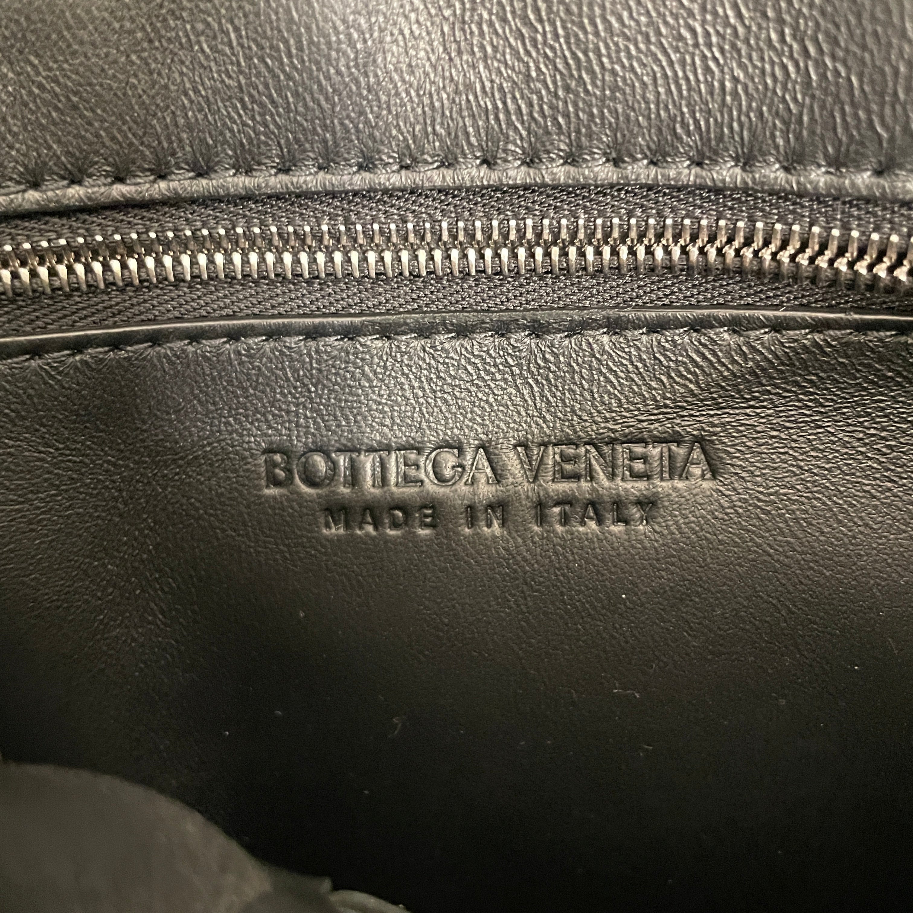 BOTTEGA VENETA/Bag/Leather/BLK/ORTO MESSENGER view 5