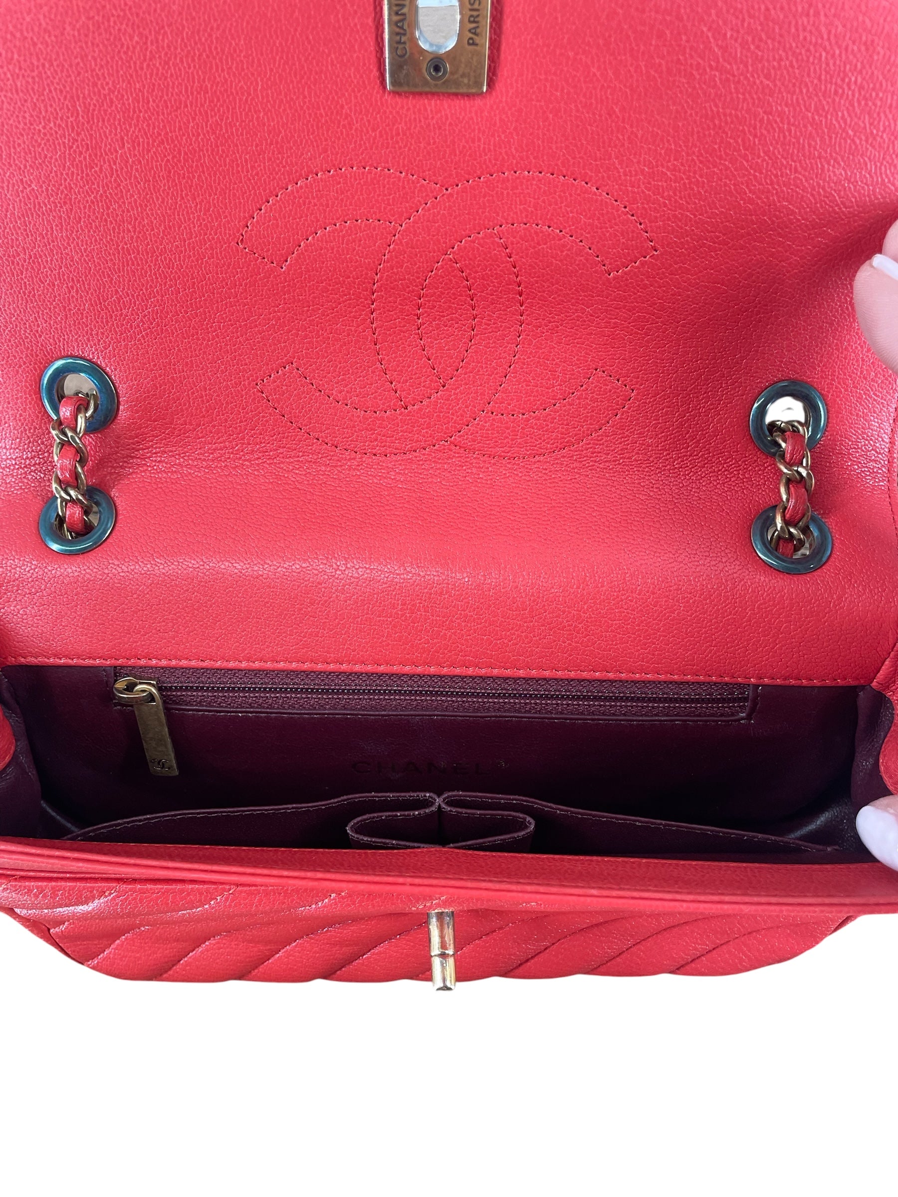 CHANEL/Bag/Leather/ORN/22105813 GLD HRDWRE DIAG LINES view 3