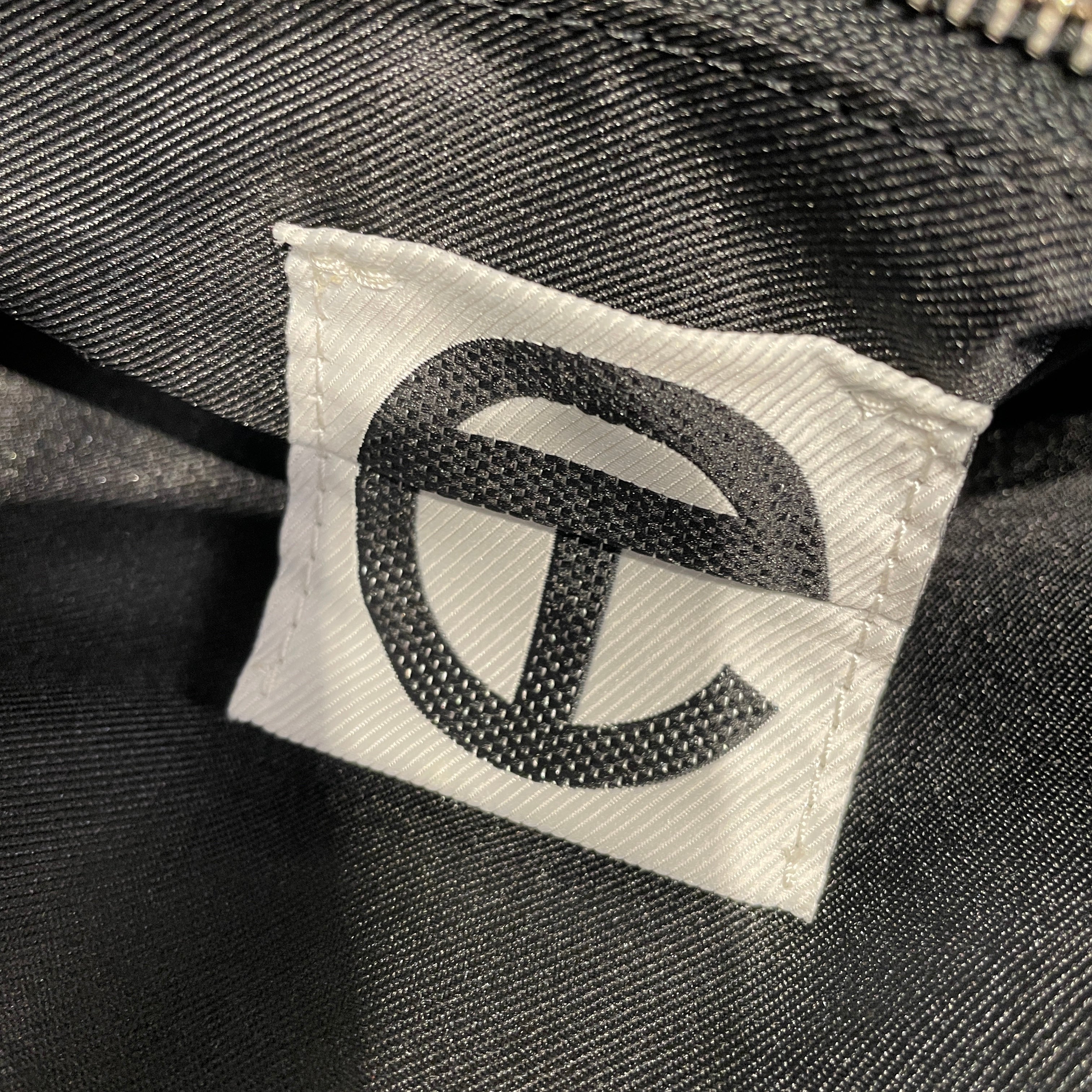 Telfar/Tote Bag/Leather/BLK/Black Patent Leather Tote Bag view 3