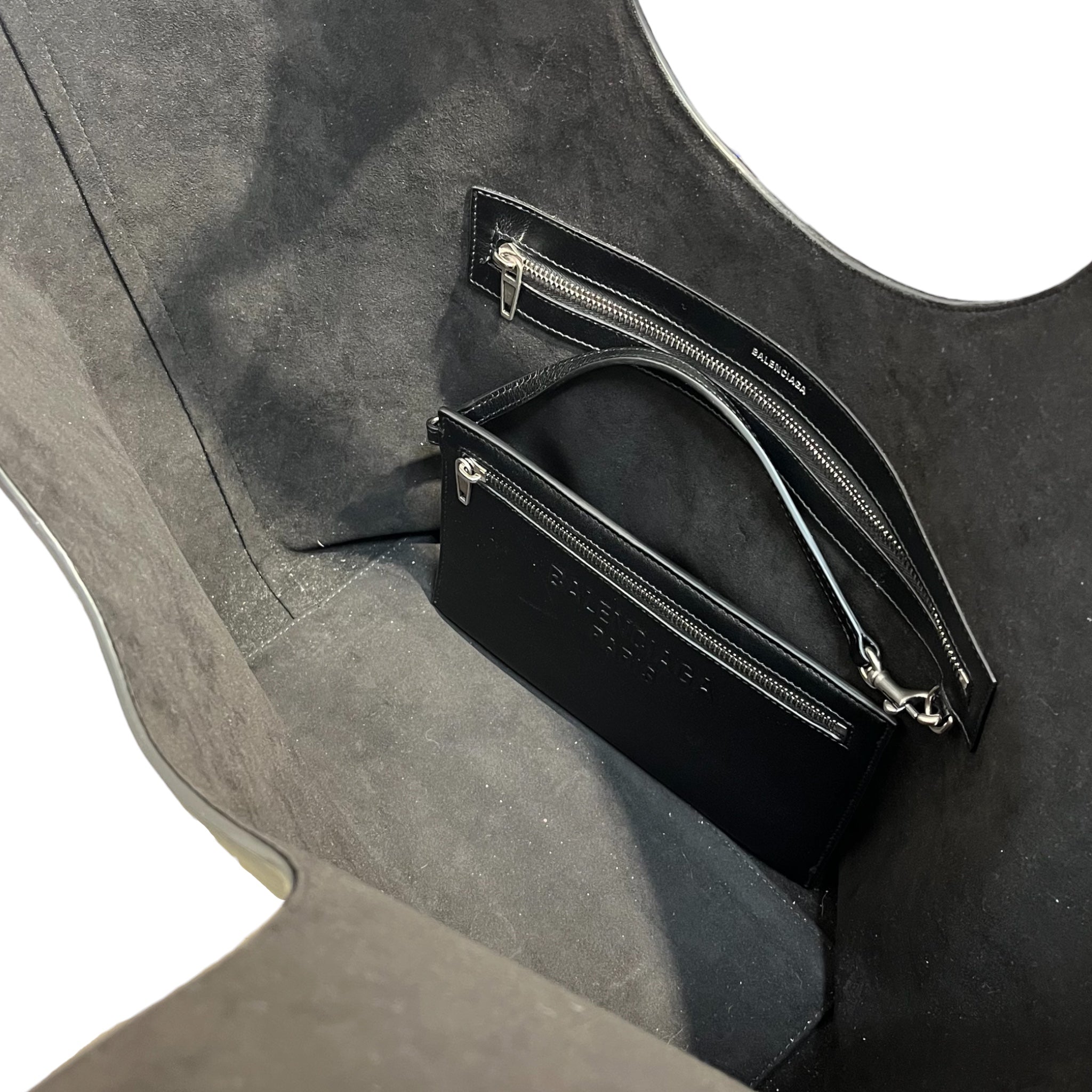 BALENCIAGA/Tote Bag/Leather/BLK/embossed logo on front view 3